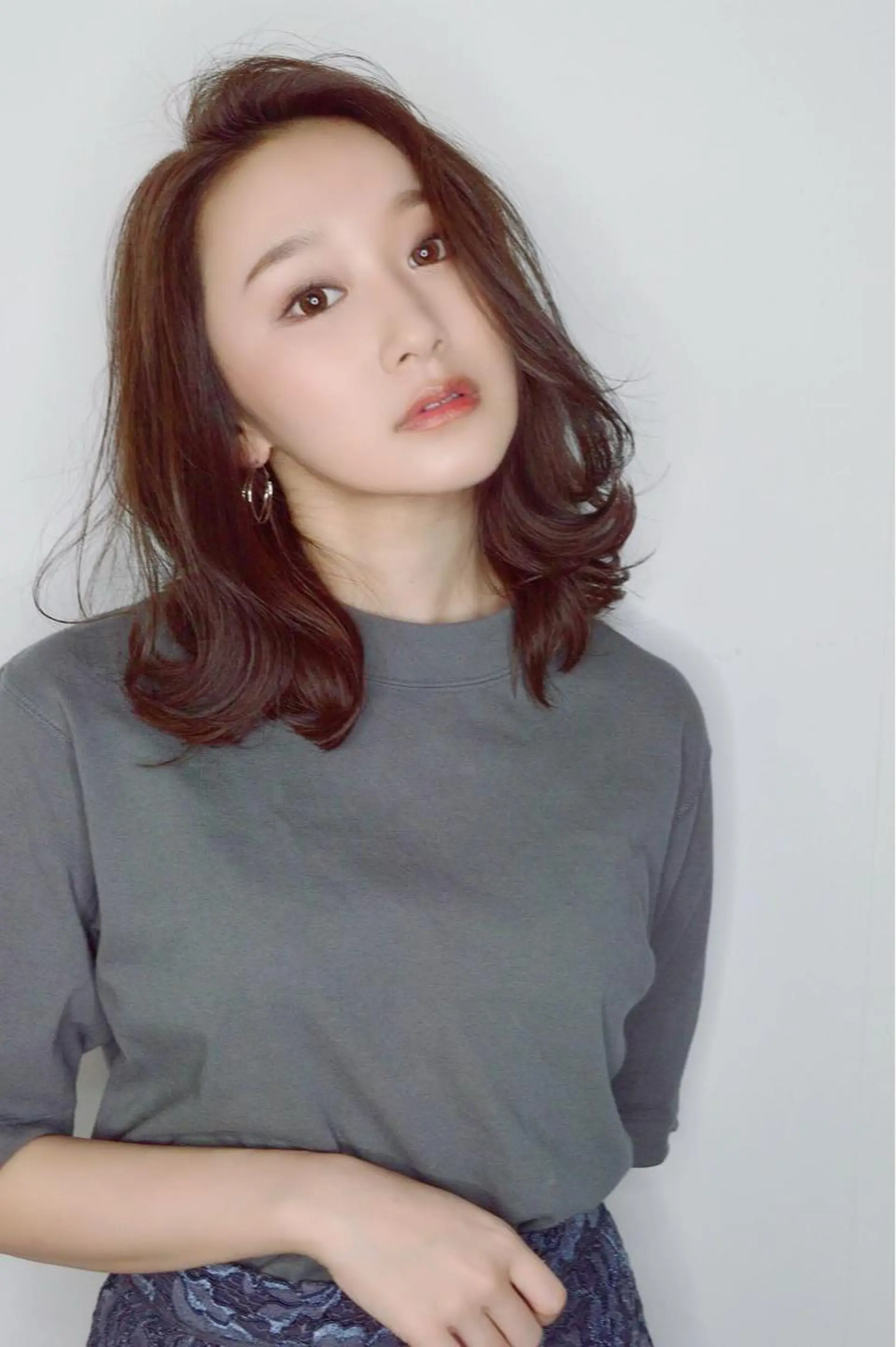 ミディアム カット ヘアカラー トリートメント N4C エヌフォーシーのヘアスタイル