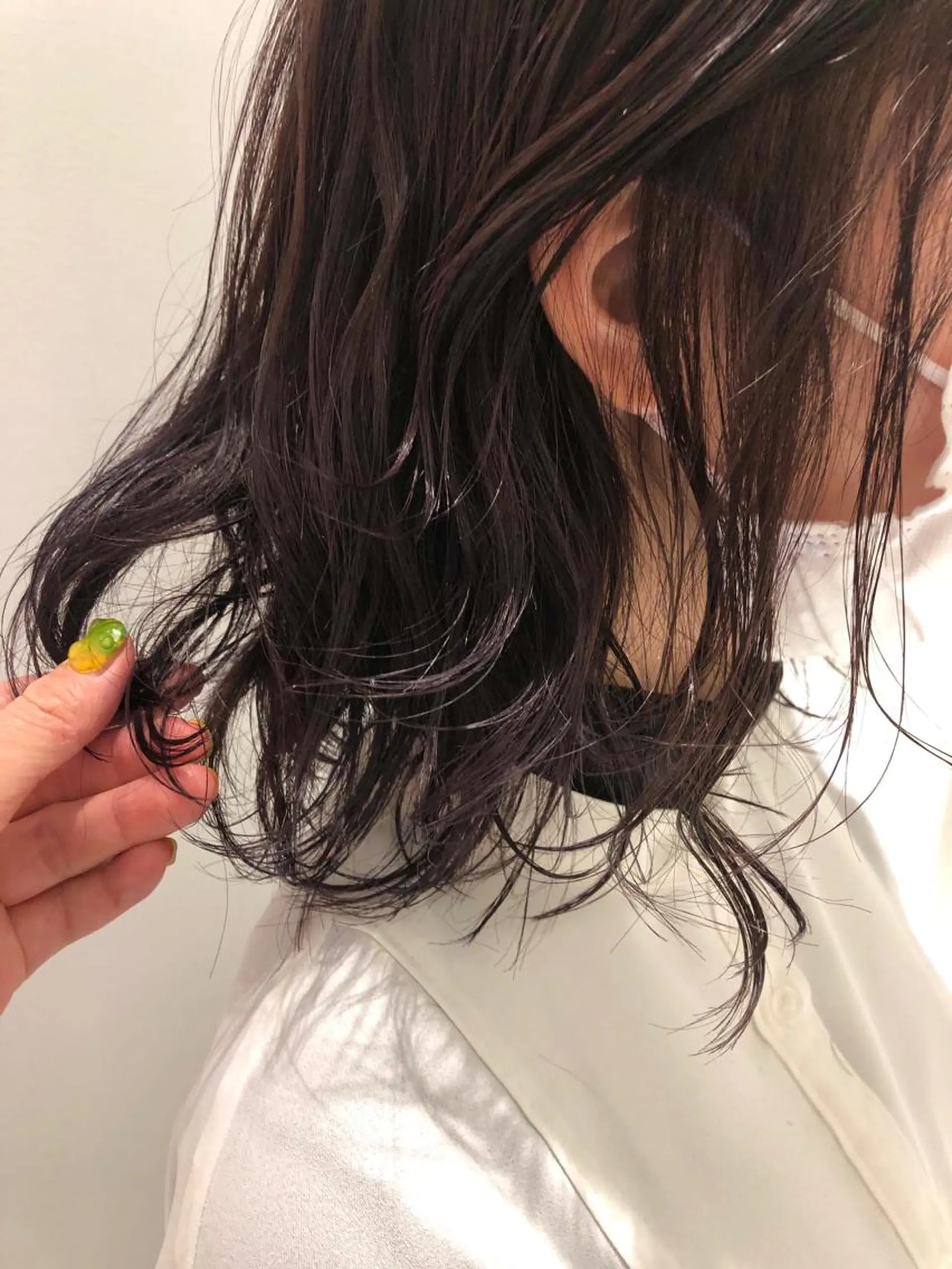 ミディアム カラー 古屋 花織のヘアスタイル