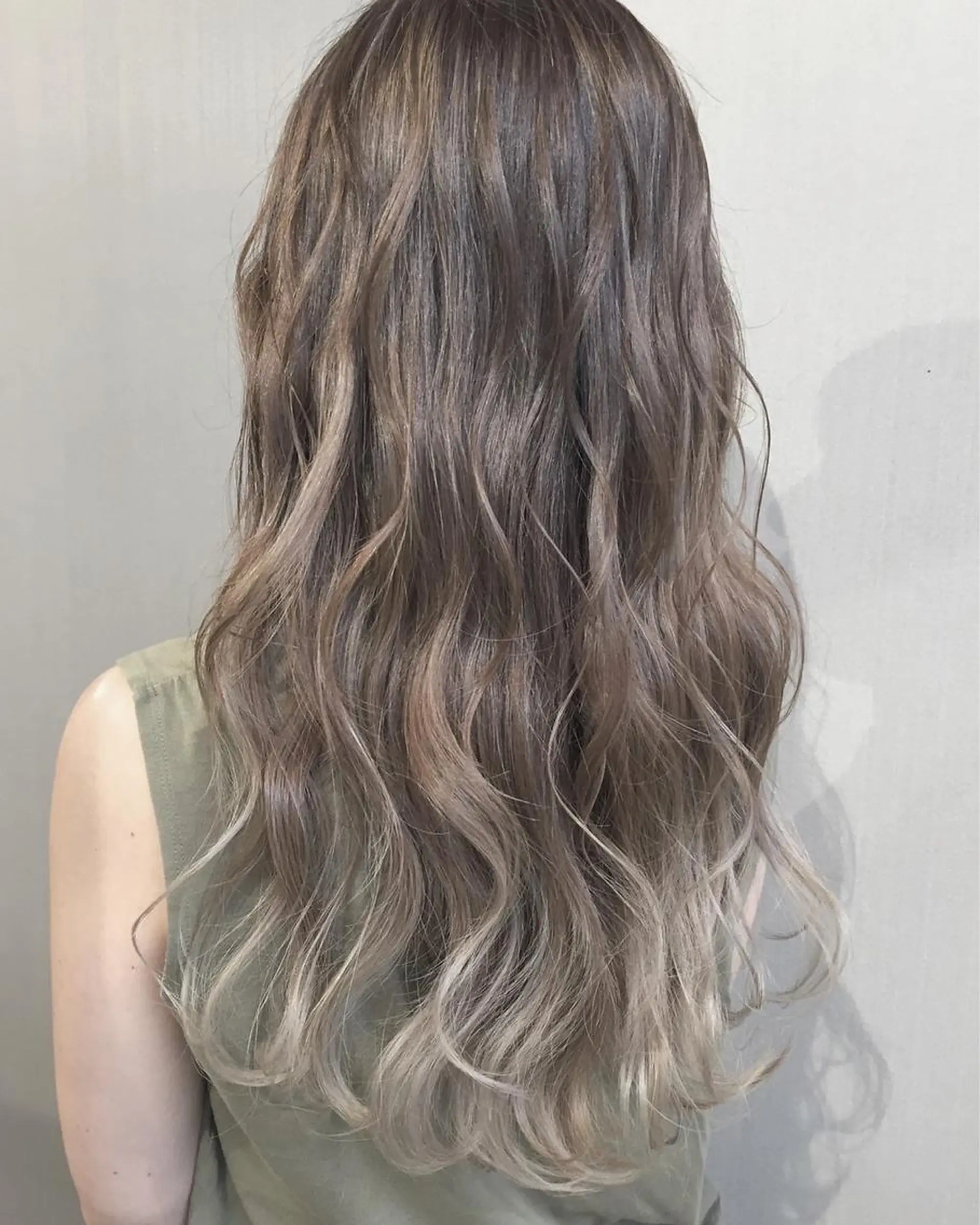 ロング カラー ヘアアレンジ 【公式】amble luxe池袋東口🩷のヘアスタイル