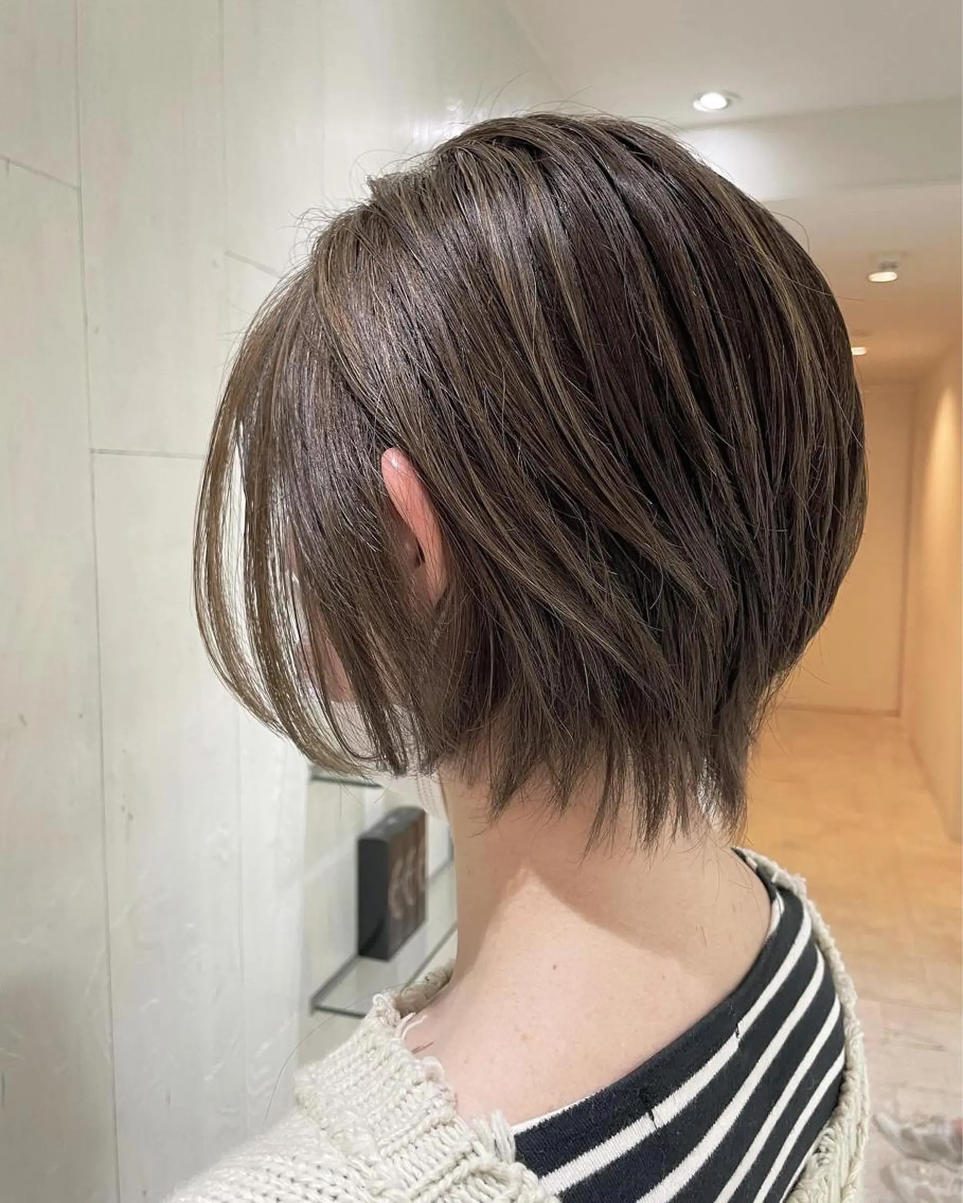 ショート カラー アッシュ ベージュカラー 透明感カラー ハイライトカラー 外国人風カラー カット ヘアカラー トリートメント 河合秀明/ショート /ボブ/レイヤーのヘアスタイル