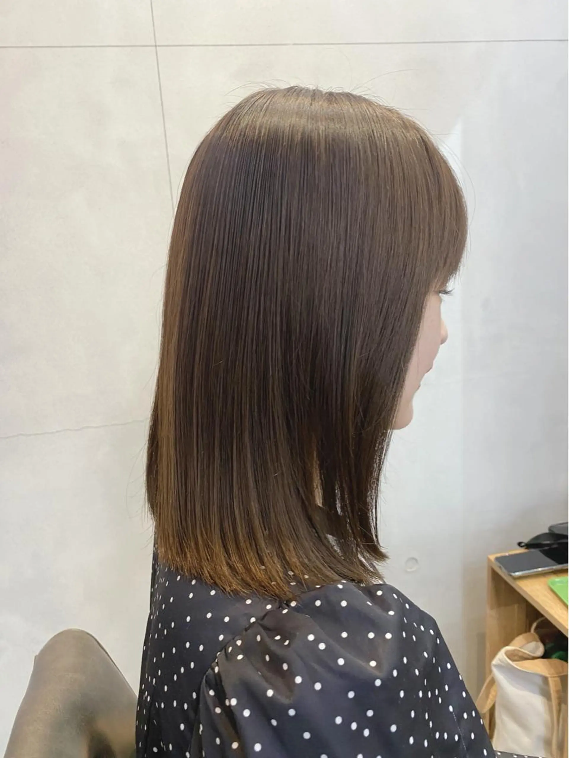 ミディアム カラー conne& ririのヘアスタイル