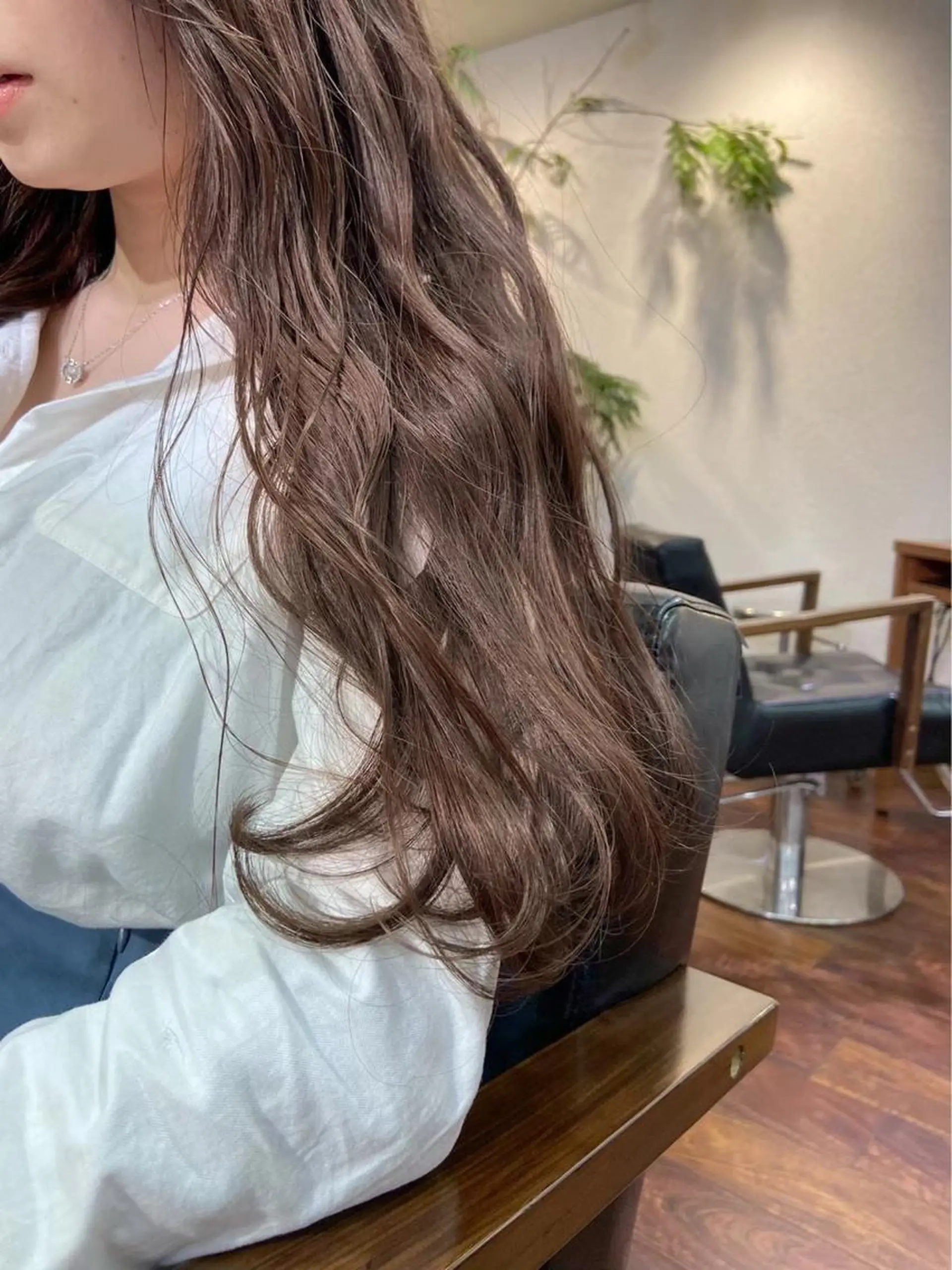 ロング 鈴木瑛里／ブロンド ベージュ／男女のヘアスタイル