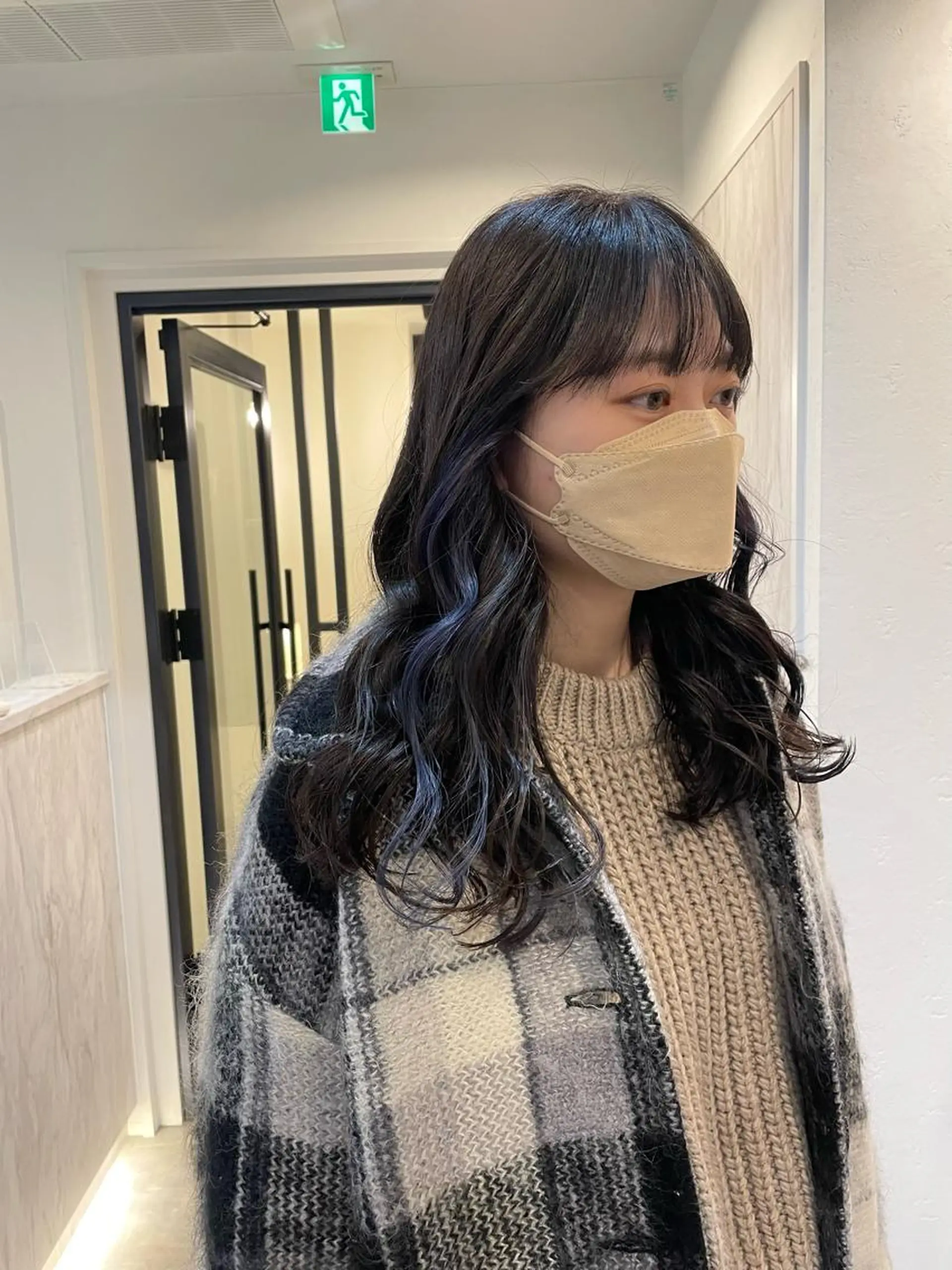 ロング カラー イヤリングカラー ヘアカラー 渋谷 留菜のヘアスタイル