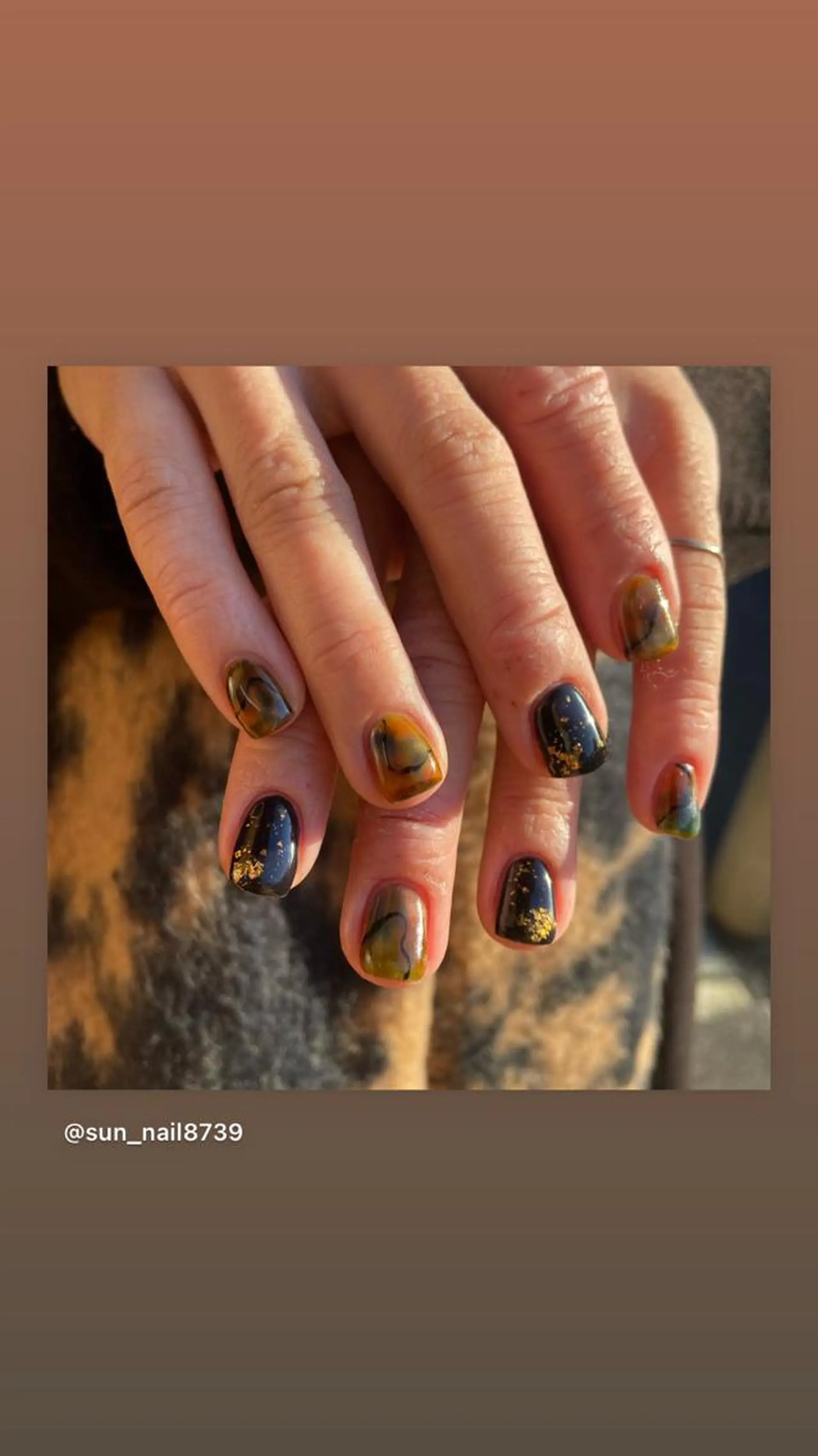ネイル アートネイル べっ甲ネイル ネイビー ニュアンスネイル ショートネイル . unffのネイルデザイン