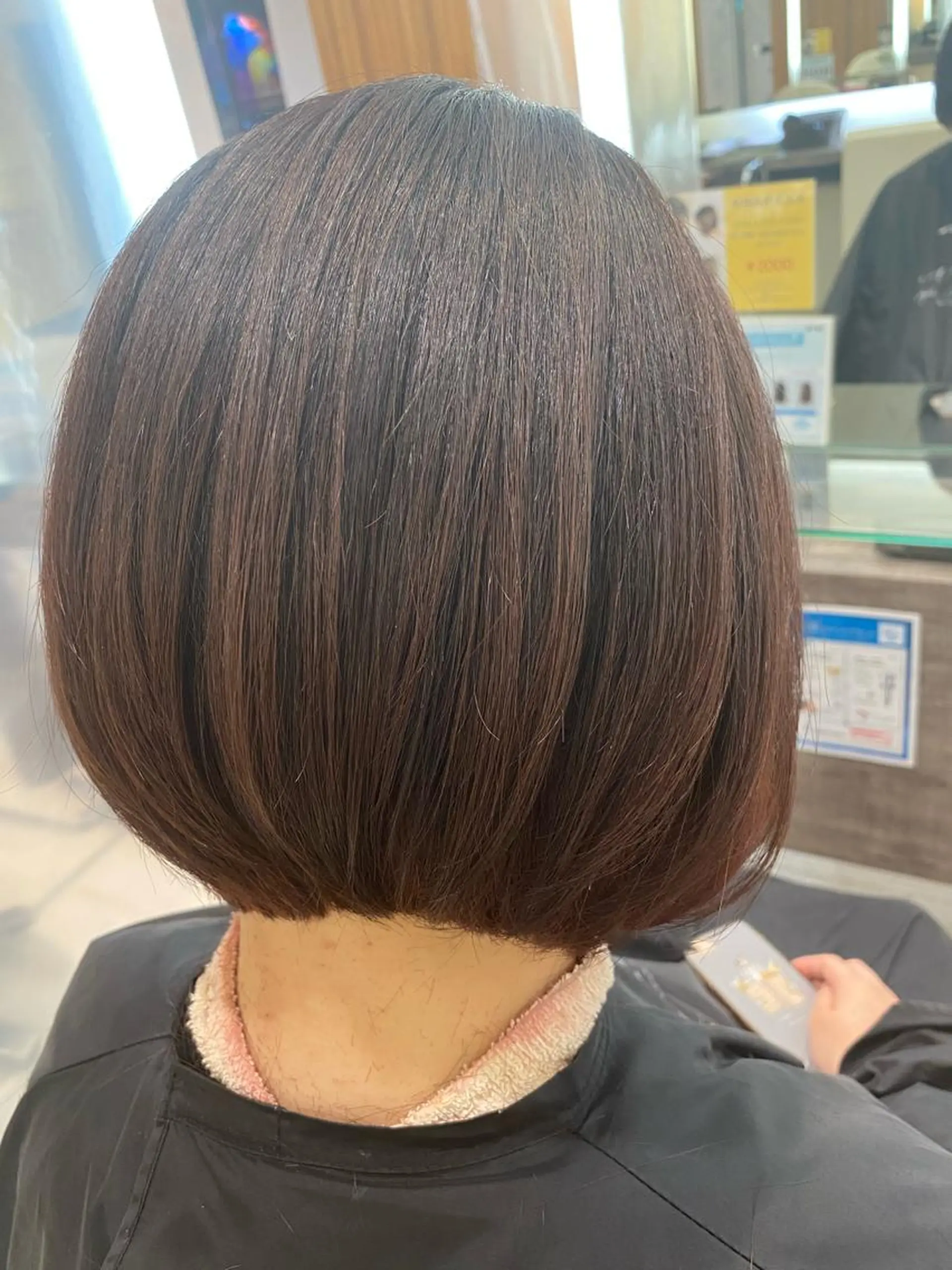 ショート カラー ブラウンカラー イルミナカラー レッドカラー レッドブラウン トリートメント ベージュ/インナー カラー🤍Rieのヘアスタイル
