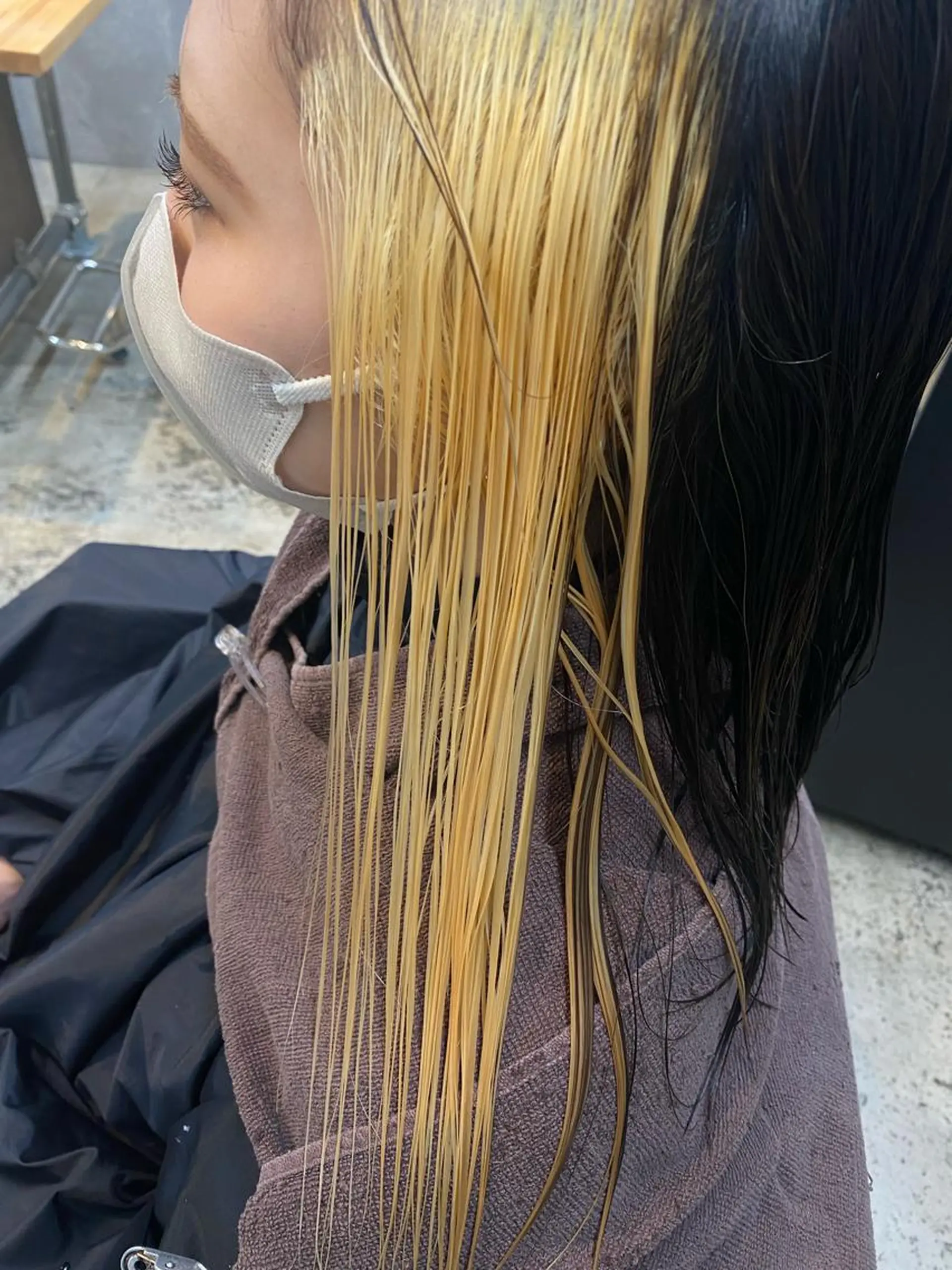 セミロング カラー ハイトーンカラ ー/小川のヘアスタイル