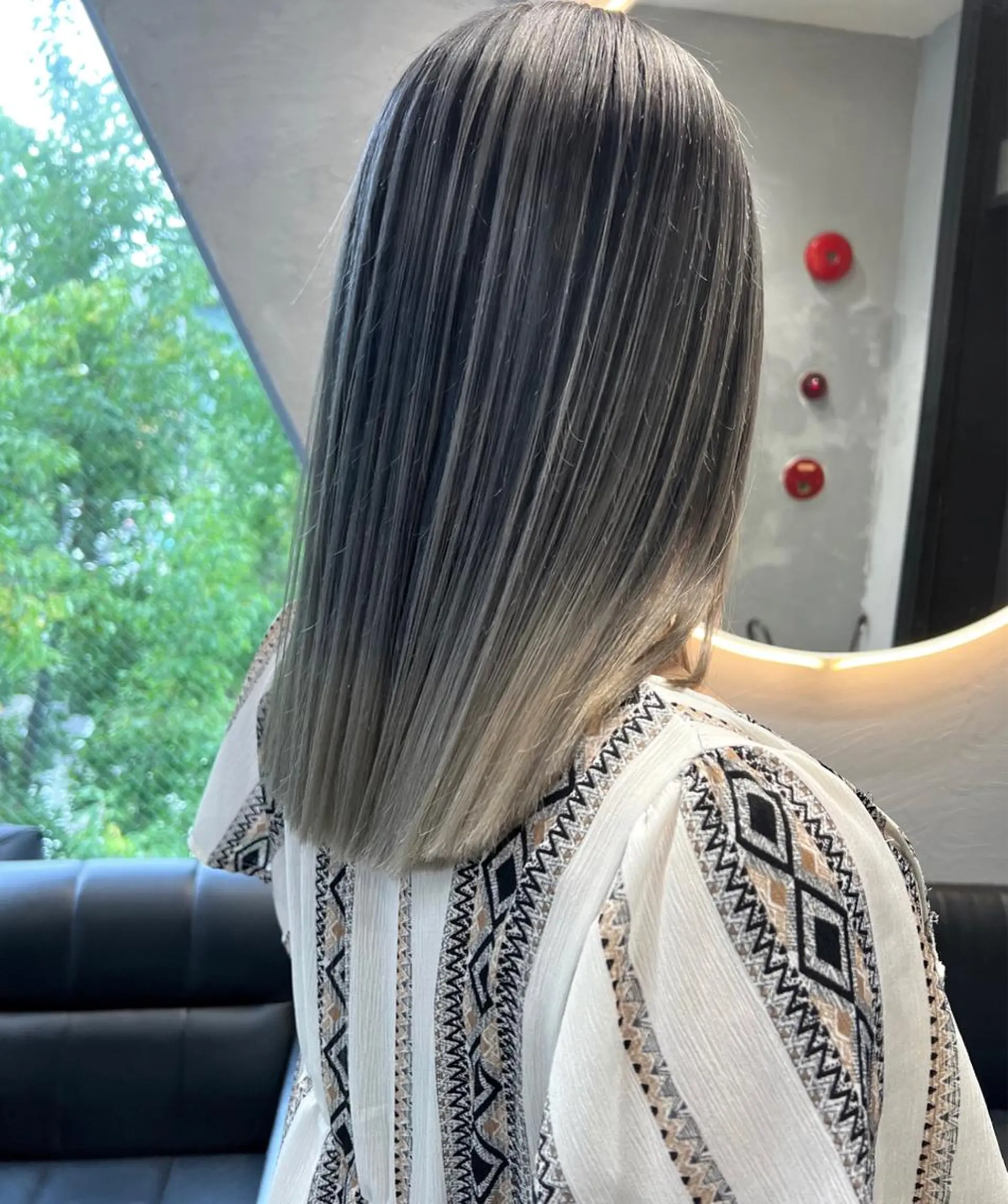 ミディアム カラー GiseL アンリのヘアスタイル