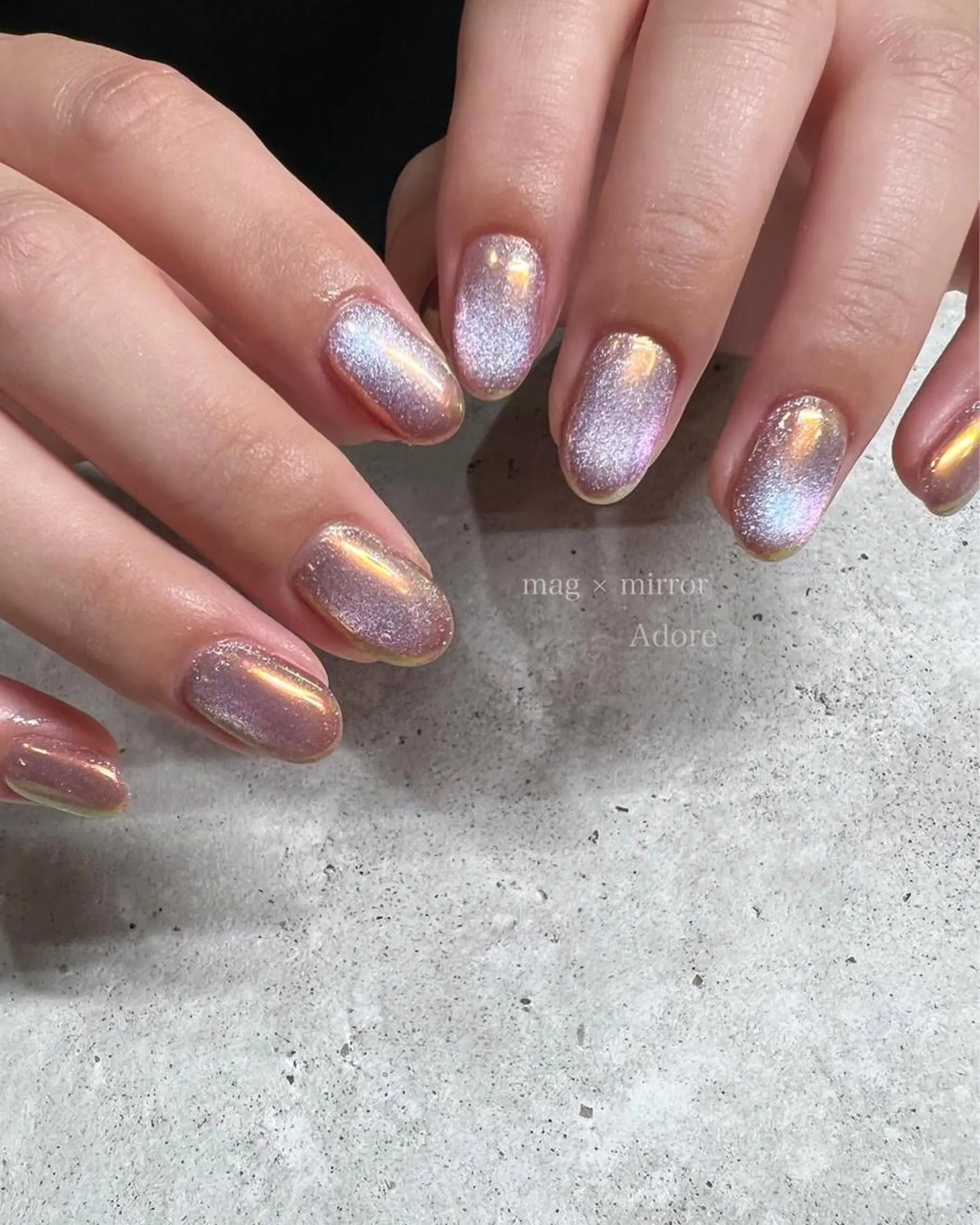 ネイル オーロラネイル キラキラネイル マグネットネイル ミラーネイル ニュアンスネイル ハンドネイル Nail Adore.のネイルデザイン