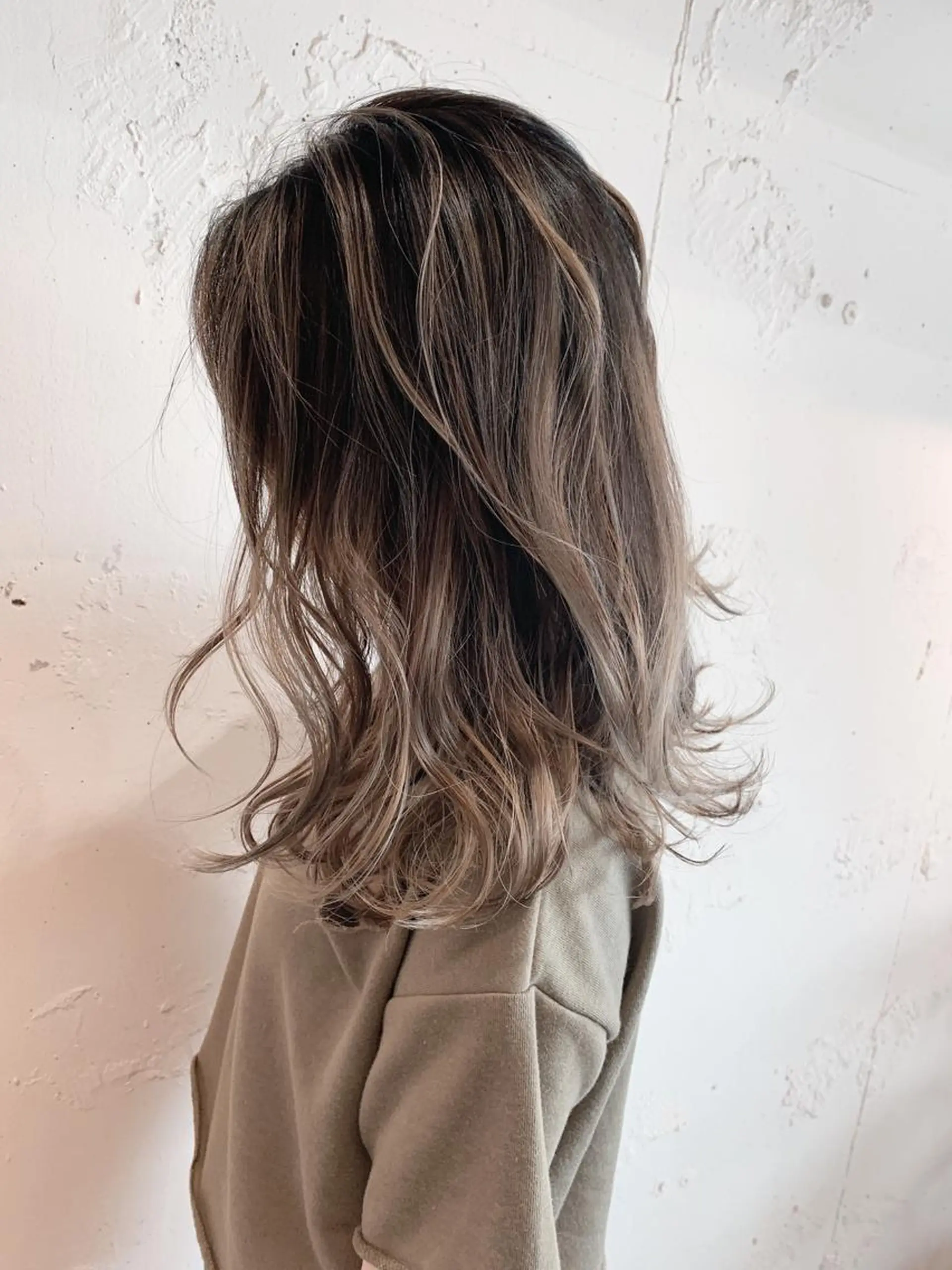 カラー バレイヤージュ ハイライトカラー Beyond（kitaro）所属・石井辰功也 フリーランス美容師のヘアスタイル