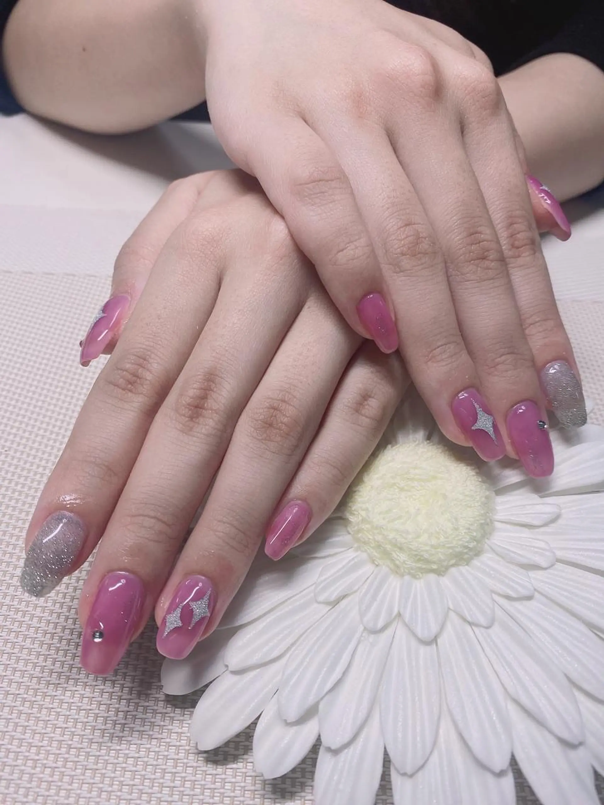 ネイル ピンク シルバー シンプルネイル Jasmine nailsalon所属・ジャスミン ネイルサロンのネイルデザイン