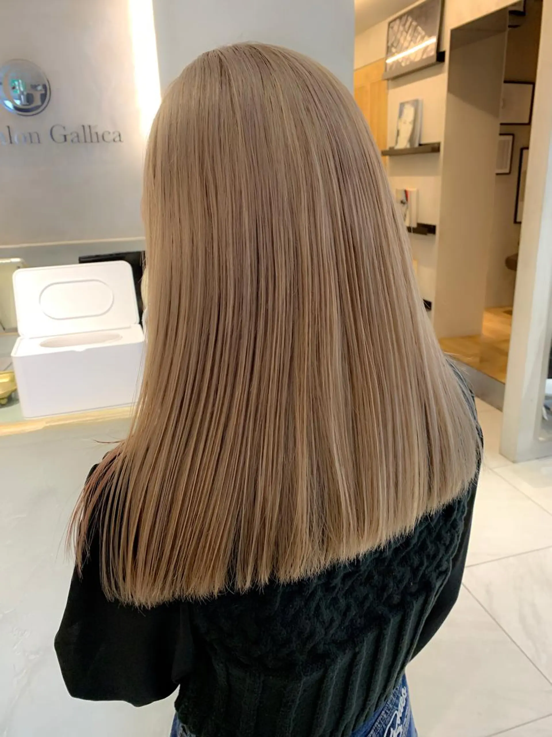 セミロング カラー TENELE所属・チバ タクミのヘアスタイル