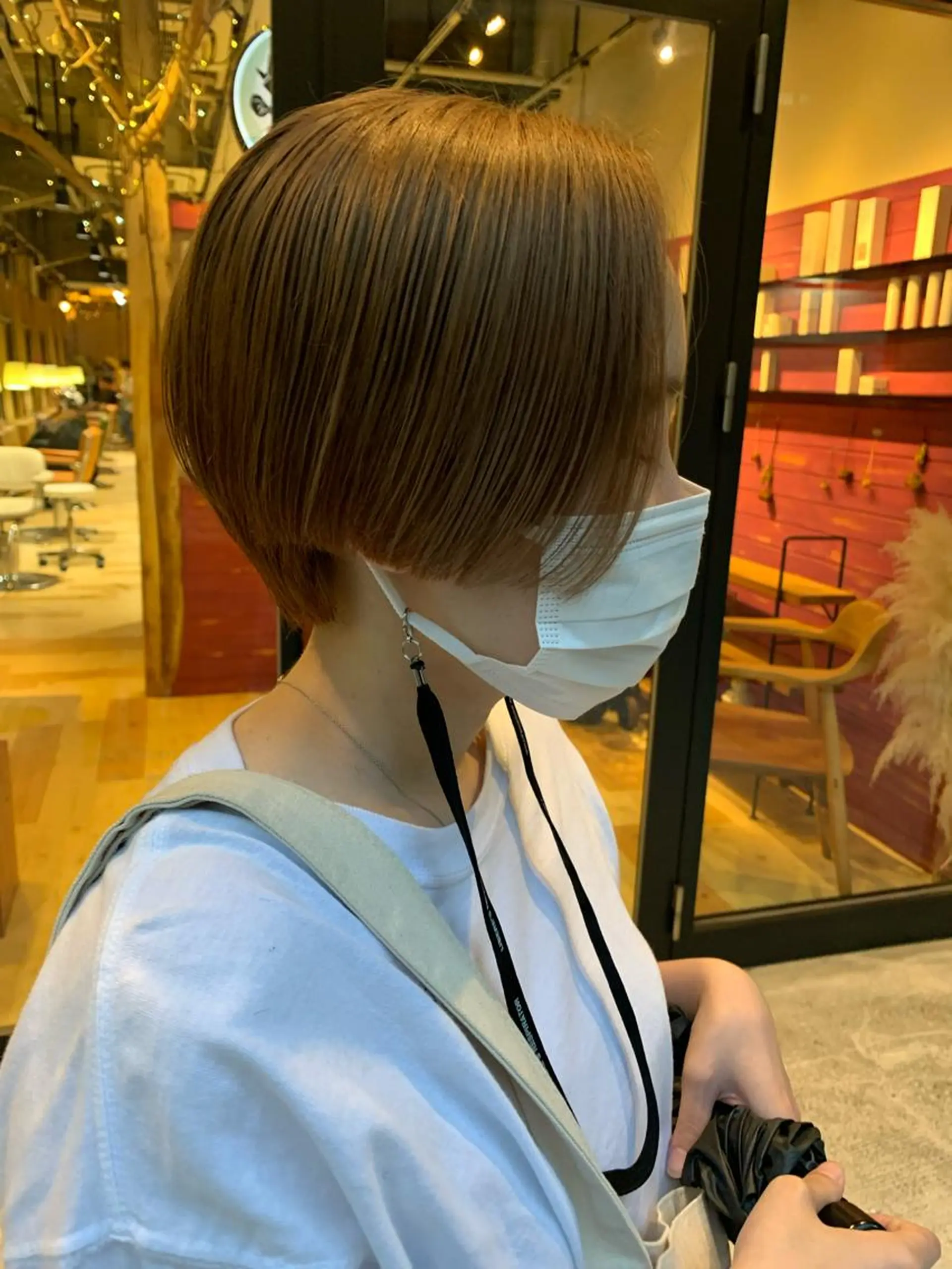 ショート カラー hair make DAISY LOTUS所属・MAYU🪡 透明感カラー/耳ツボのヘアスタイル