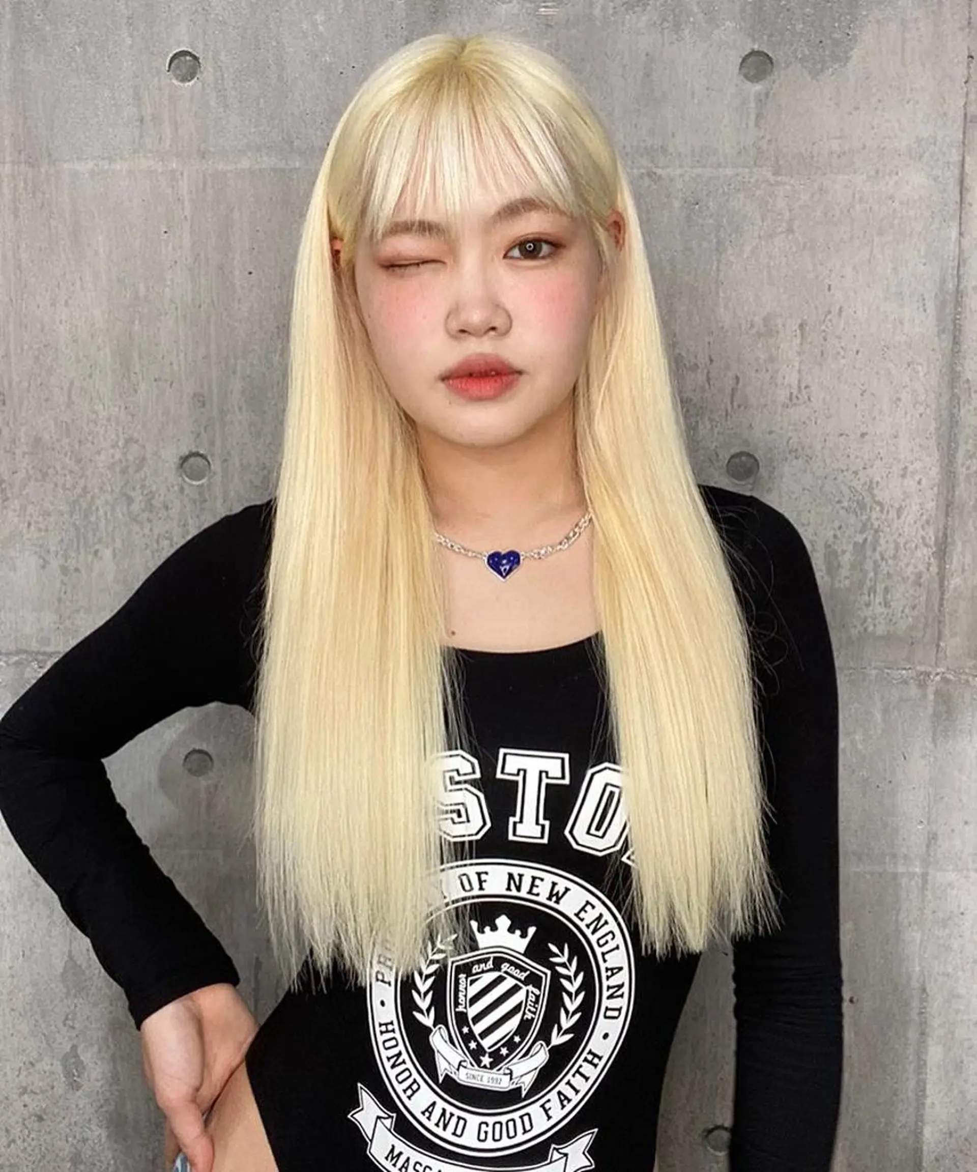 ロング カラー シールエクステ ブリーチ 抜きっぱなしブロンド ブロンド ハイトーンカラー エクステ SHURI❤️‍🔥 中/韓mix ♡のヘアスタイル