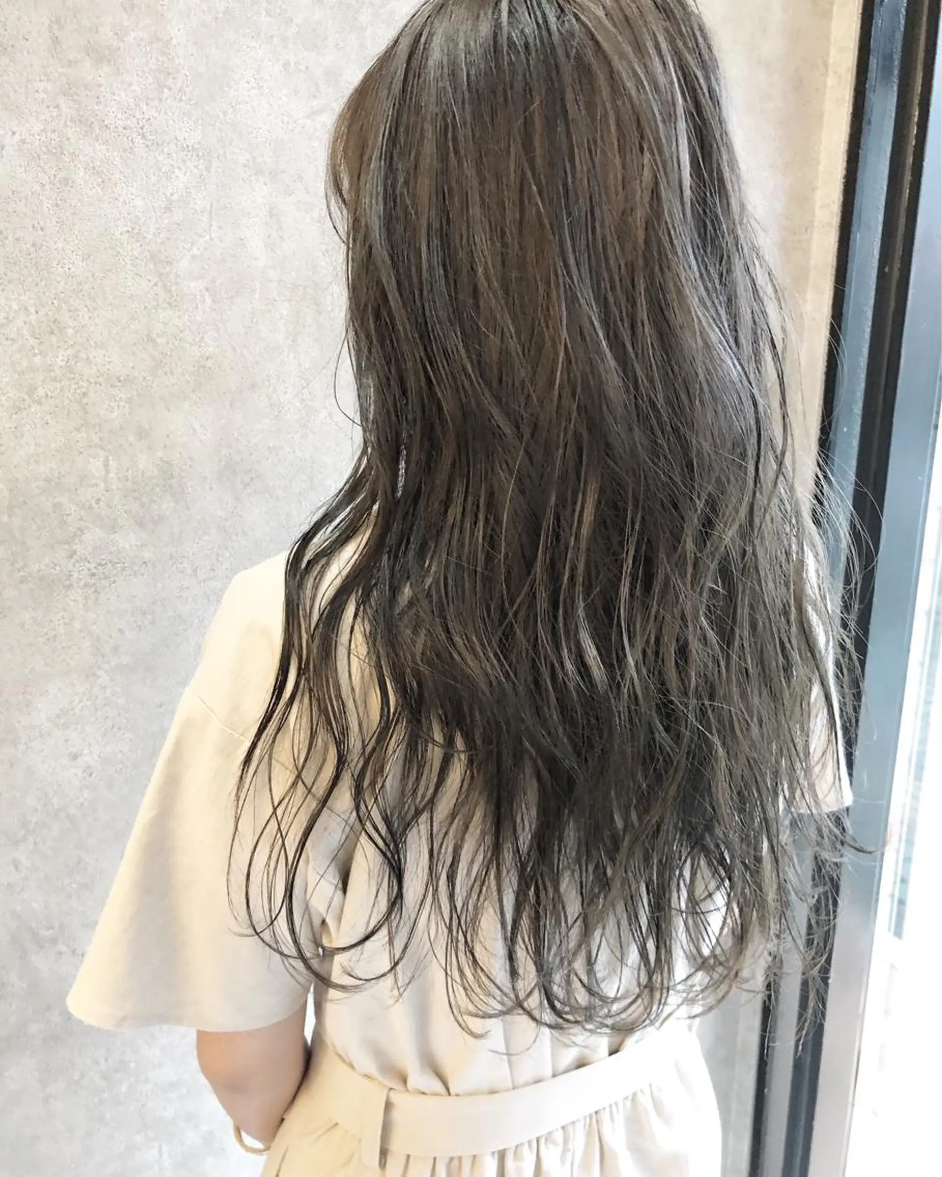 ロング カラー 顔周りレイヤー/韓国 ブリーチminamiのヘアスタイル