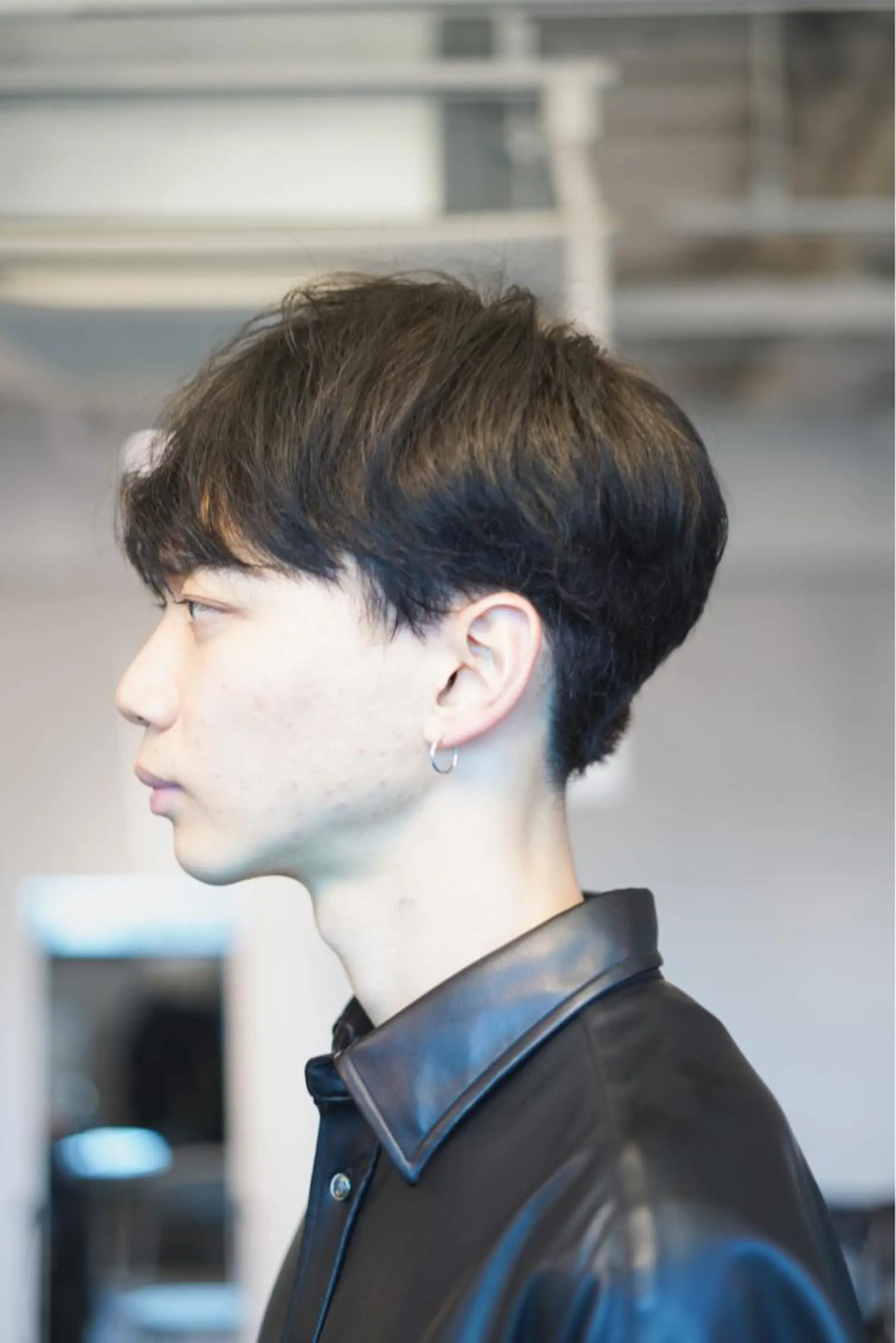 カラー 黒髪 ブリーチ ブルーカラー ブルーブラック 大江 海斗のヘアスタイル