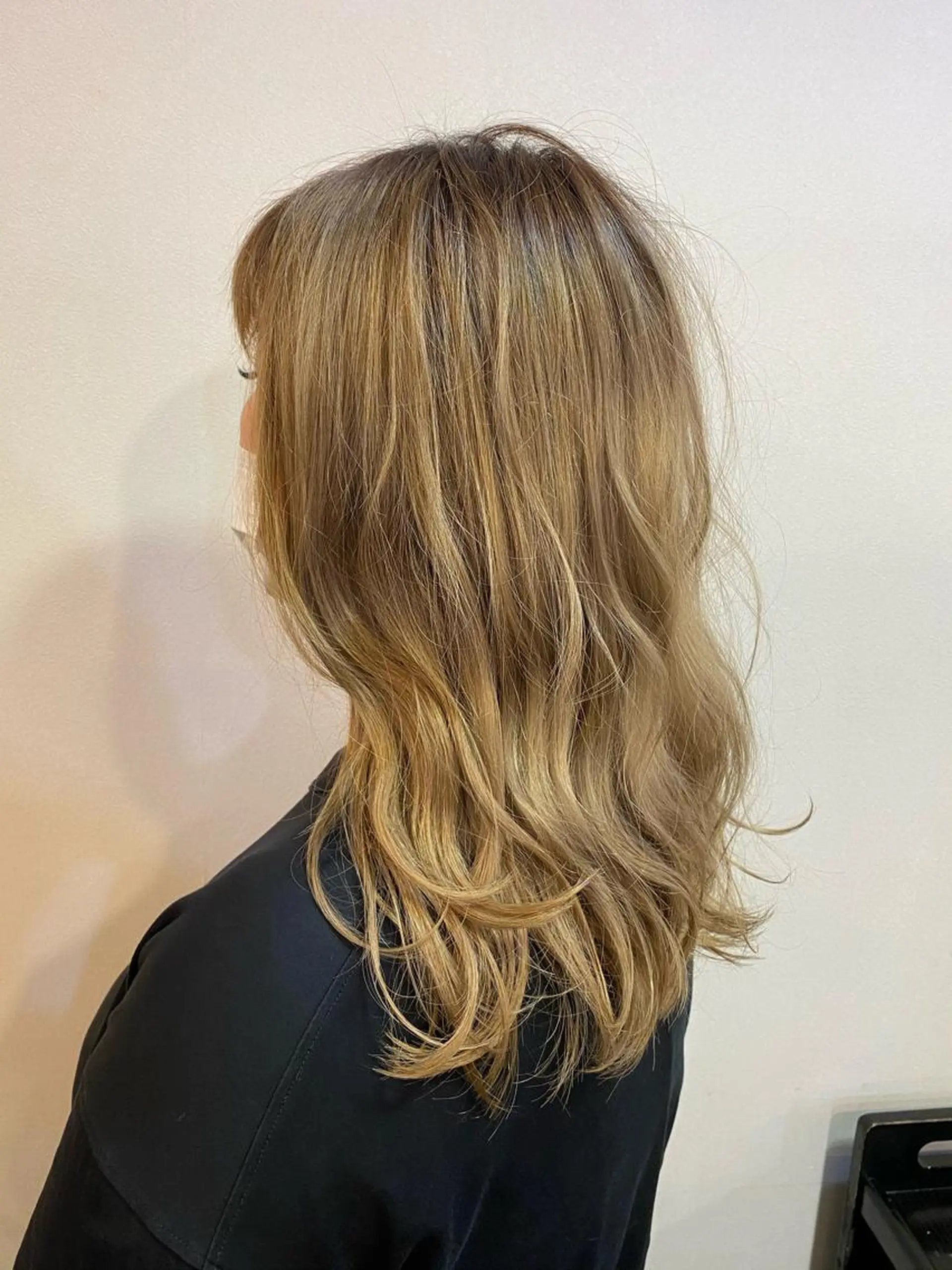 ロング ヘアアレンジ SALOWIN京都河原町Suite店所属・外国人風レイヤー/ ハイトーンSHUのヘアスタイル