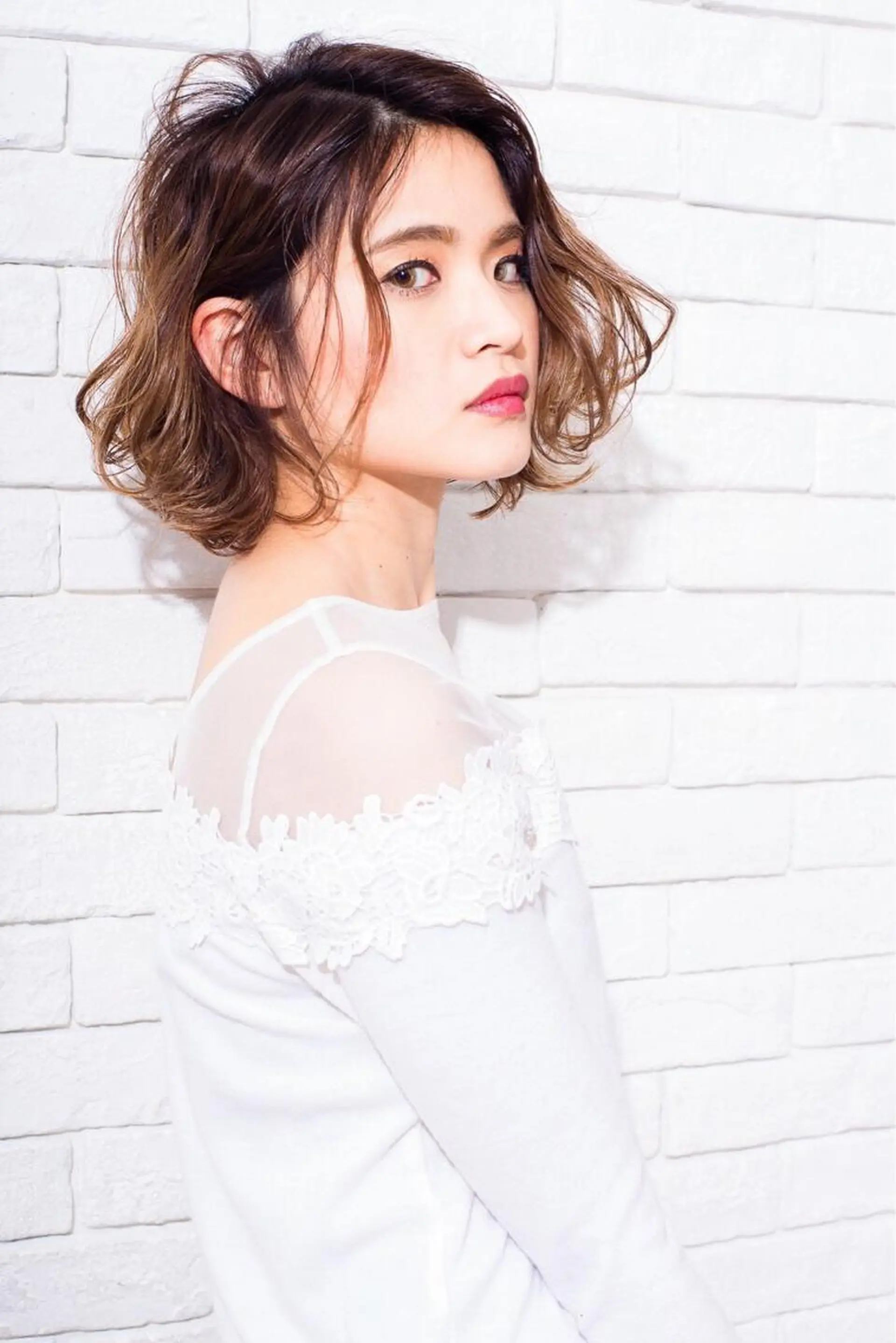 ミディアム カラー カット ヘアカラー トリートメント 朝比奈 志保のヘアスタイル