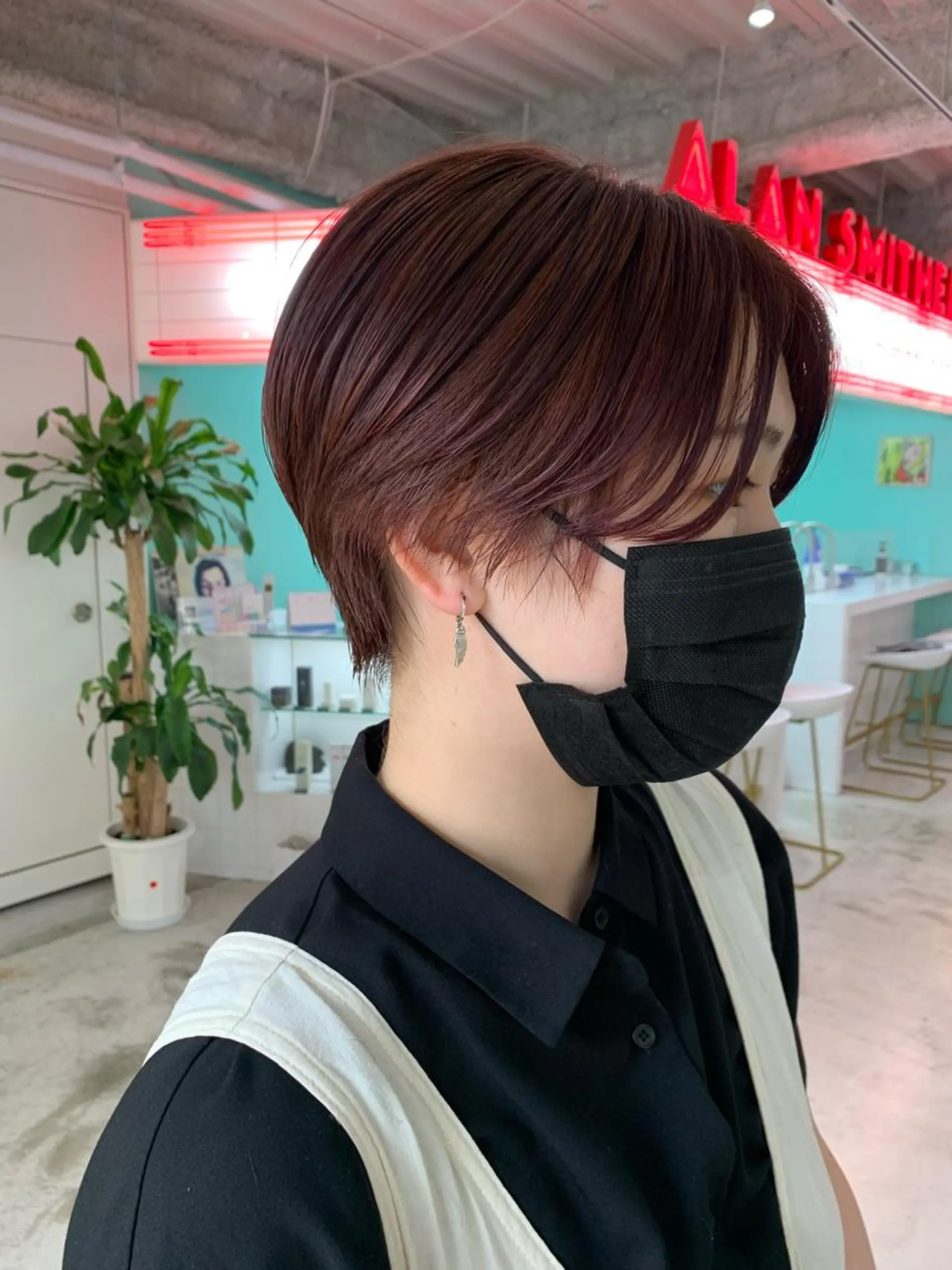 ショート 🧨ブリーチー×ボブ レイヤー💎じゅえるのヘアスタイル