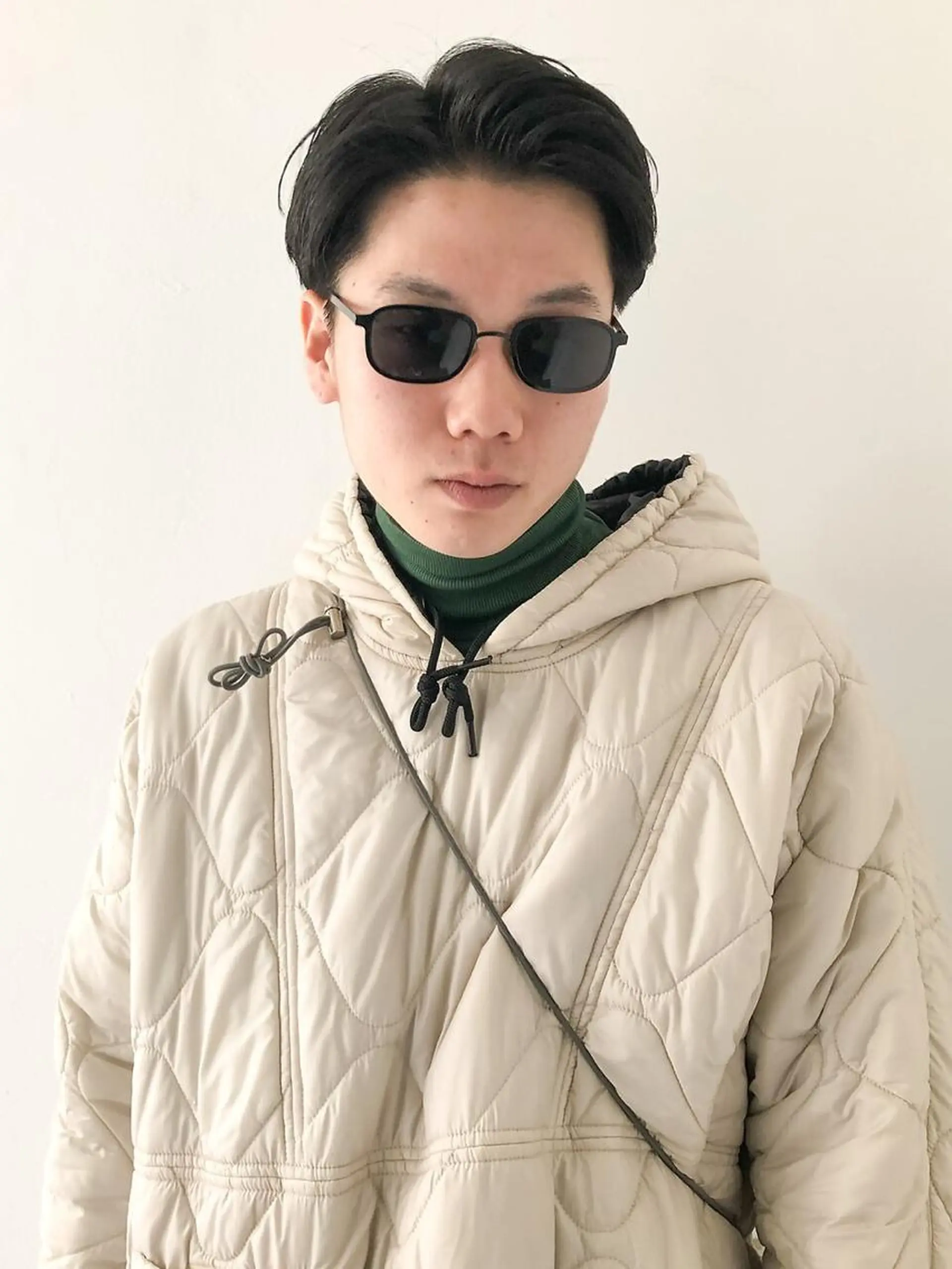 ショート カラー パーマ メンズ メンズバレイヤージュ メンズブリーチ センターパート フェードカット メンズハイライト スパイラルパーマ 🌐hina⭐️のヘアスタイル