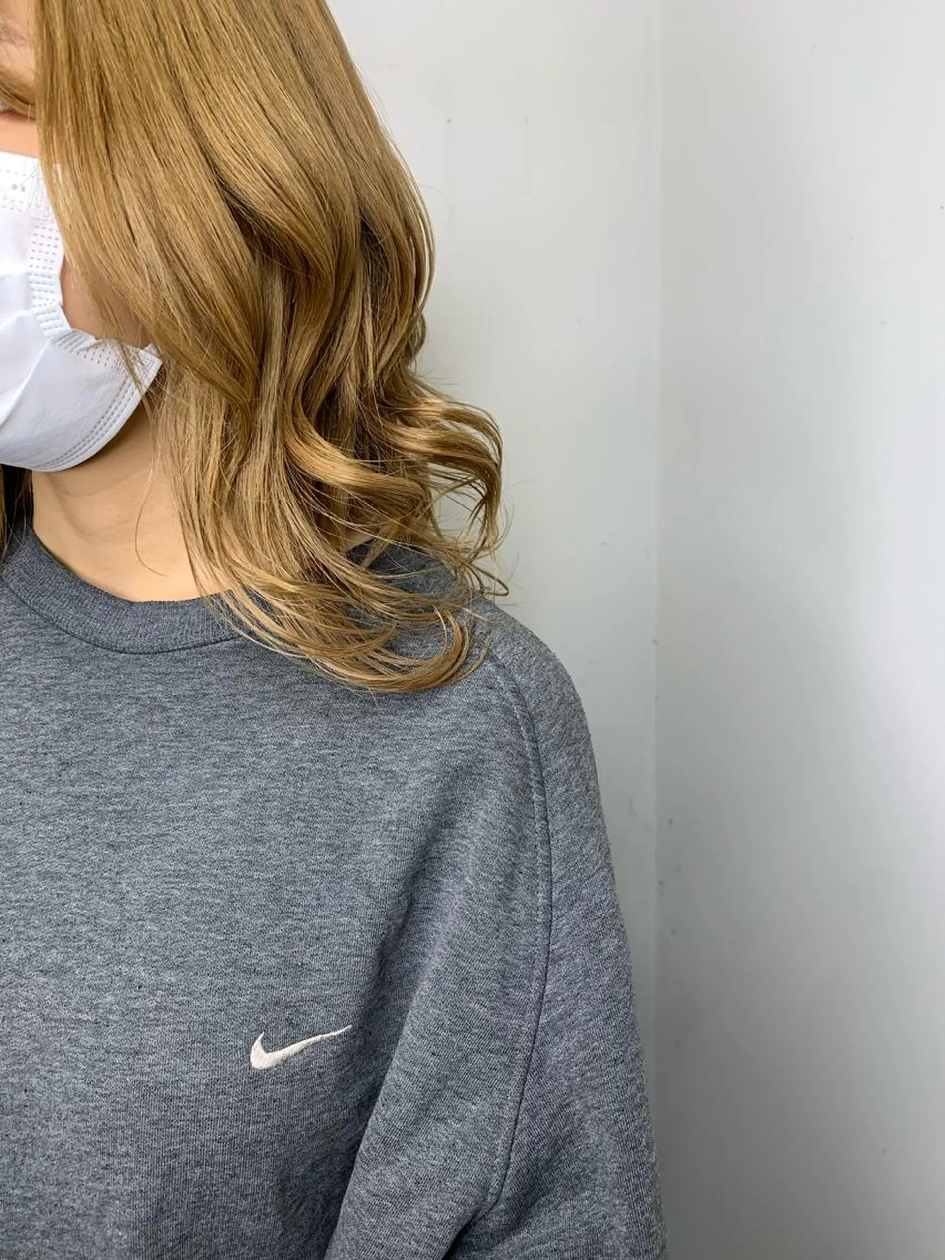 セミロング メンズバレイヤージュ 斉藤春のヘアスタイル