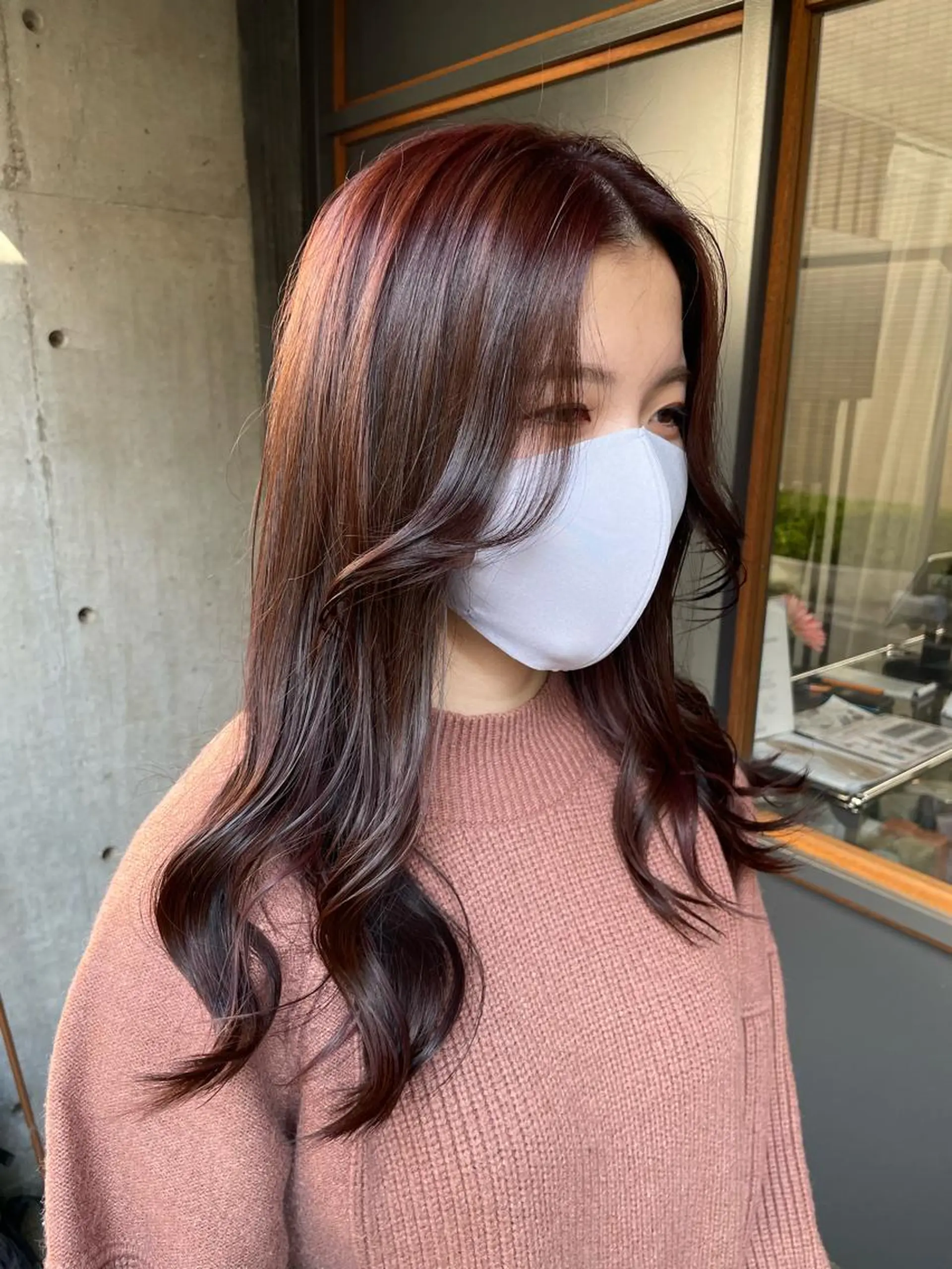 ロング カラー ブラウンカラー ピンクカラー ピンクブラウン カット ヘアカラー トリートメント ボブ/透明感カラー EMIRIのヘアスタイル