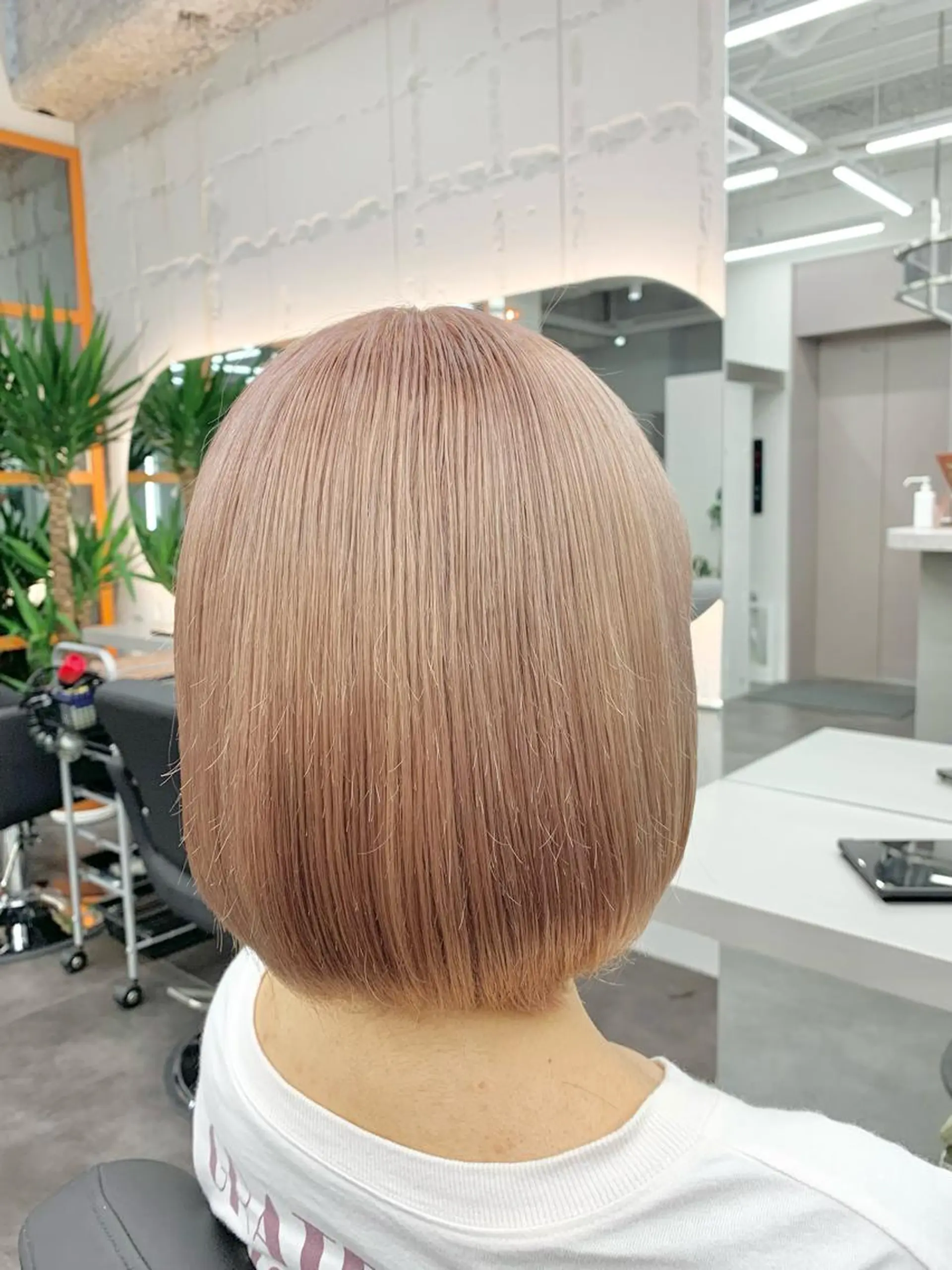 セミロング カラー ブリーチ 透明感カラー ダブルカラー イヤリングカラー ハイライトカラー 店長担当🌟 矢吹ガブリエル🌟のヘアスタイル