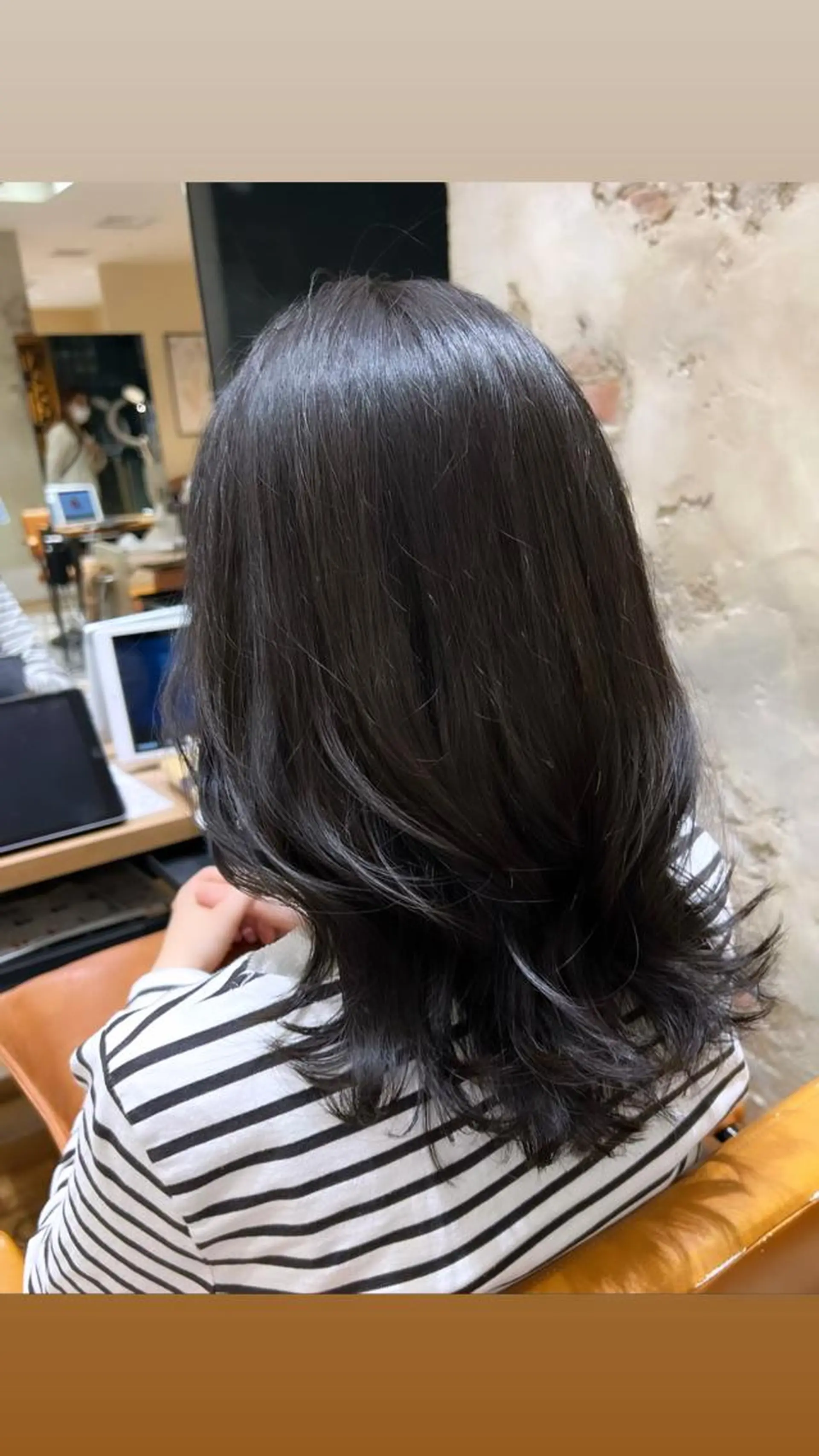 ミディアム カラー 黒髪 ブルーカラー ブルーブラック くびれヘア 🧡くびれヘア/前髪 顔周り🧡久原結衣のヘアスタイル