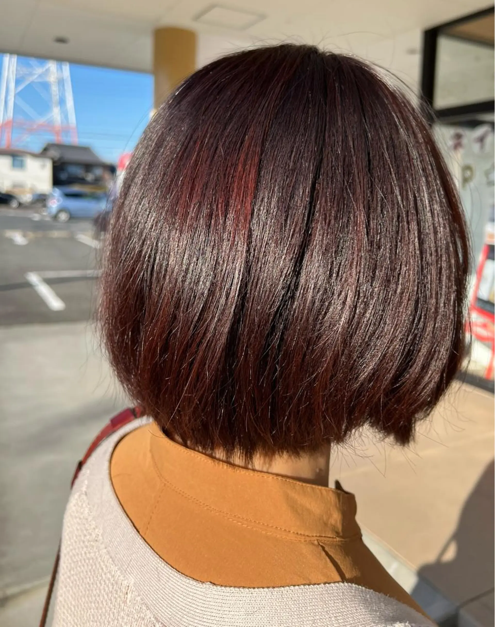 ショート カラー 石崎 真維のヘアスタイル