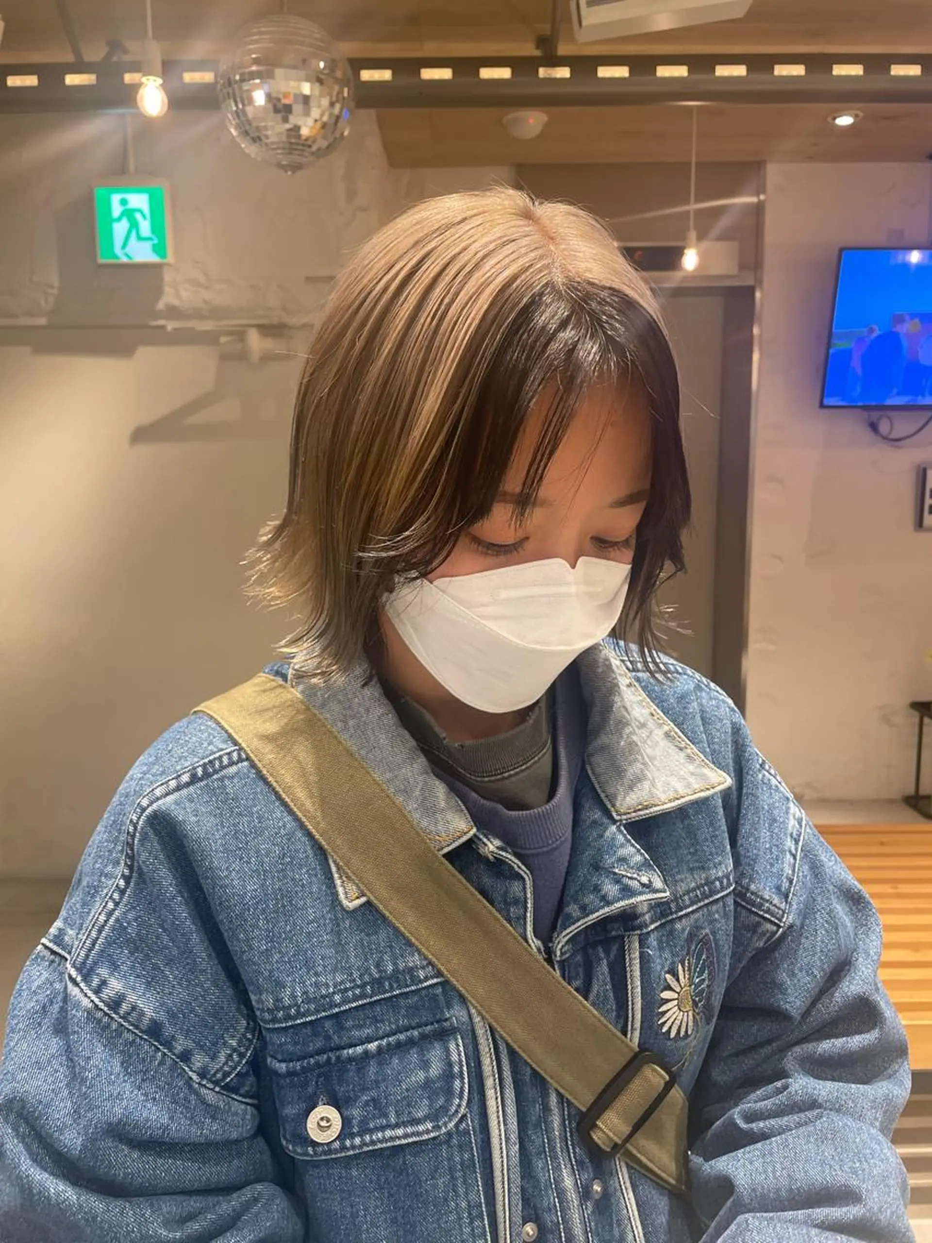 ミディアム カラー LUNTY NAMBA所属・艶ハイトーン👑♡ NATSUKIのヘアスタイル