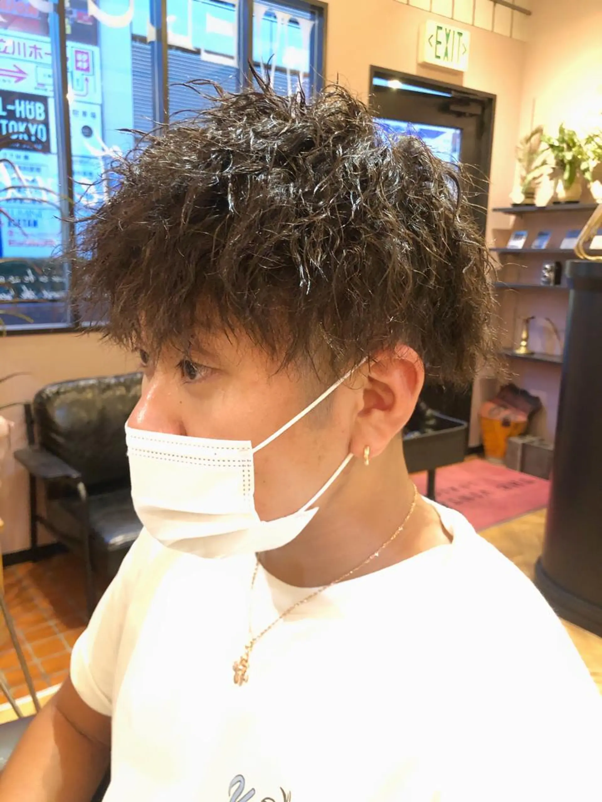 ミディアム パーマ メンズ ミディアムパーマ メンズパーマ メンズツイストパーマ スパイラルパーマ ツイストパーマ カット パーマ エクステ指名No.1 【店長】橘田のヘアスタイル