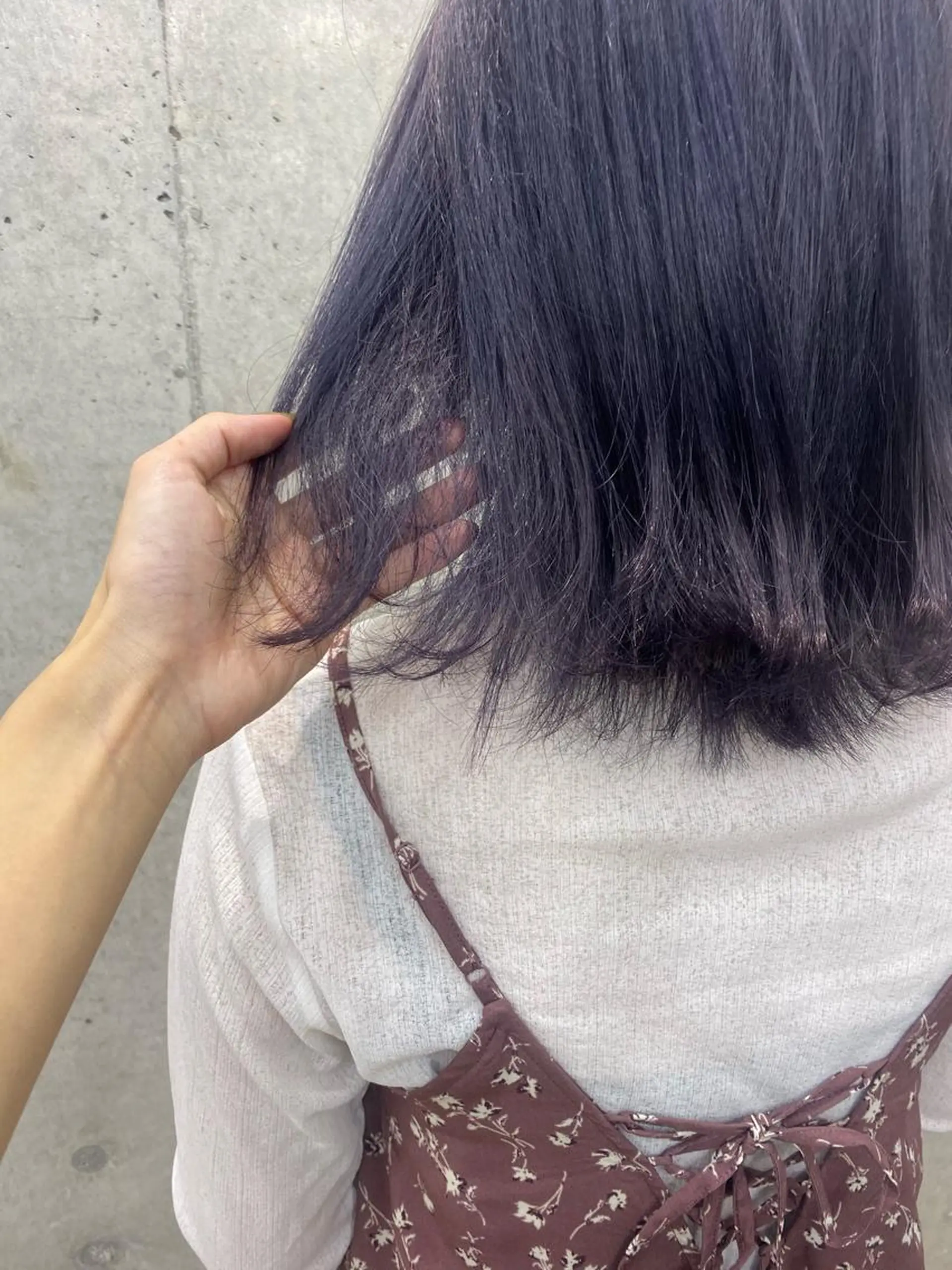 ミディアム カラー ブリーチ オリーブ/アッシュ やわらか透明感カラーのヘアスタイル