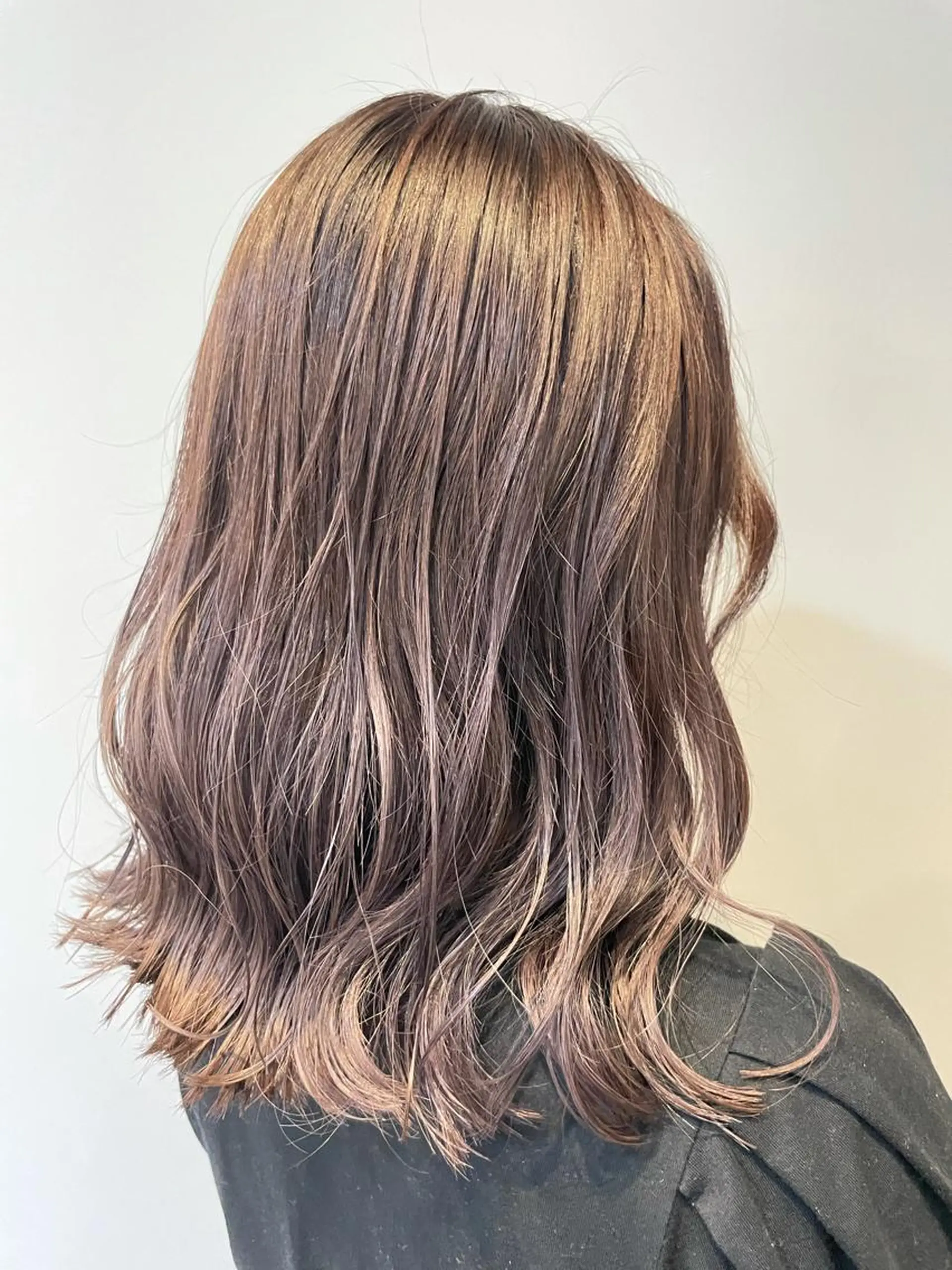 ミディアム カラー アッシュ ブリーチ ラベンダーカラー ラベンダーアッシュ ブリーチなしカラー カット ヘアカラー トリートメント ワタナベ テルマサのヘアスタイル