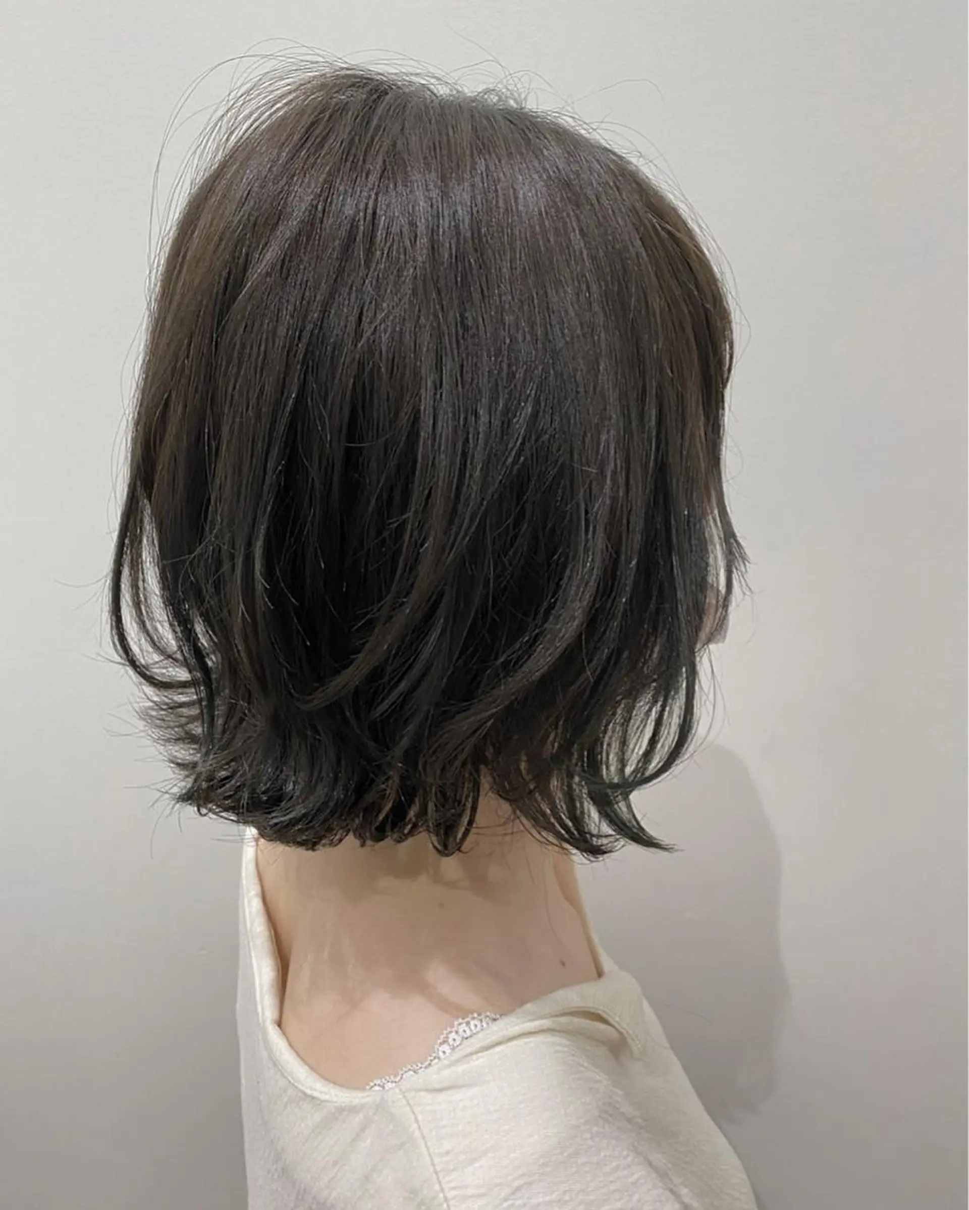 ショート カラー 石田 優菜のヘアスタイル