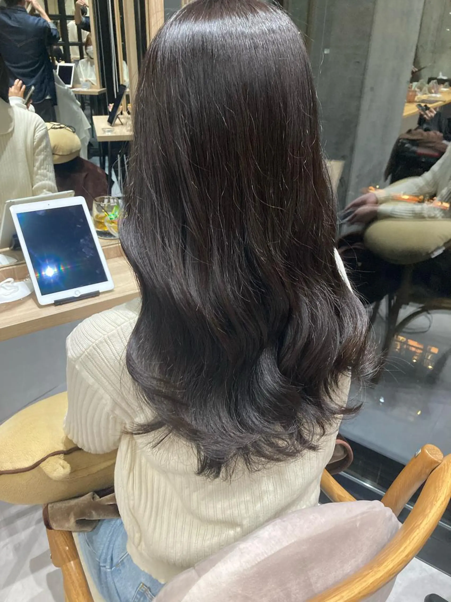 セミロング ✨色持ちの良い艶 カラー✨蟹江真世のヘアスタイル