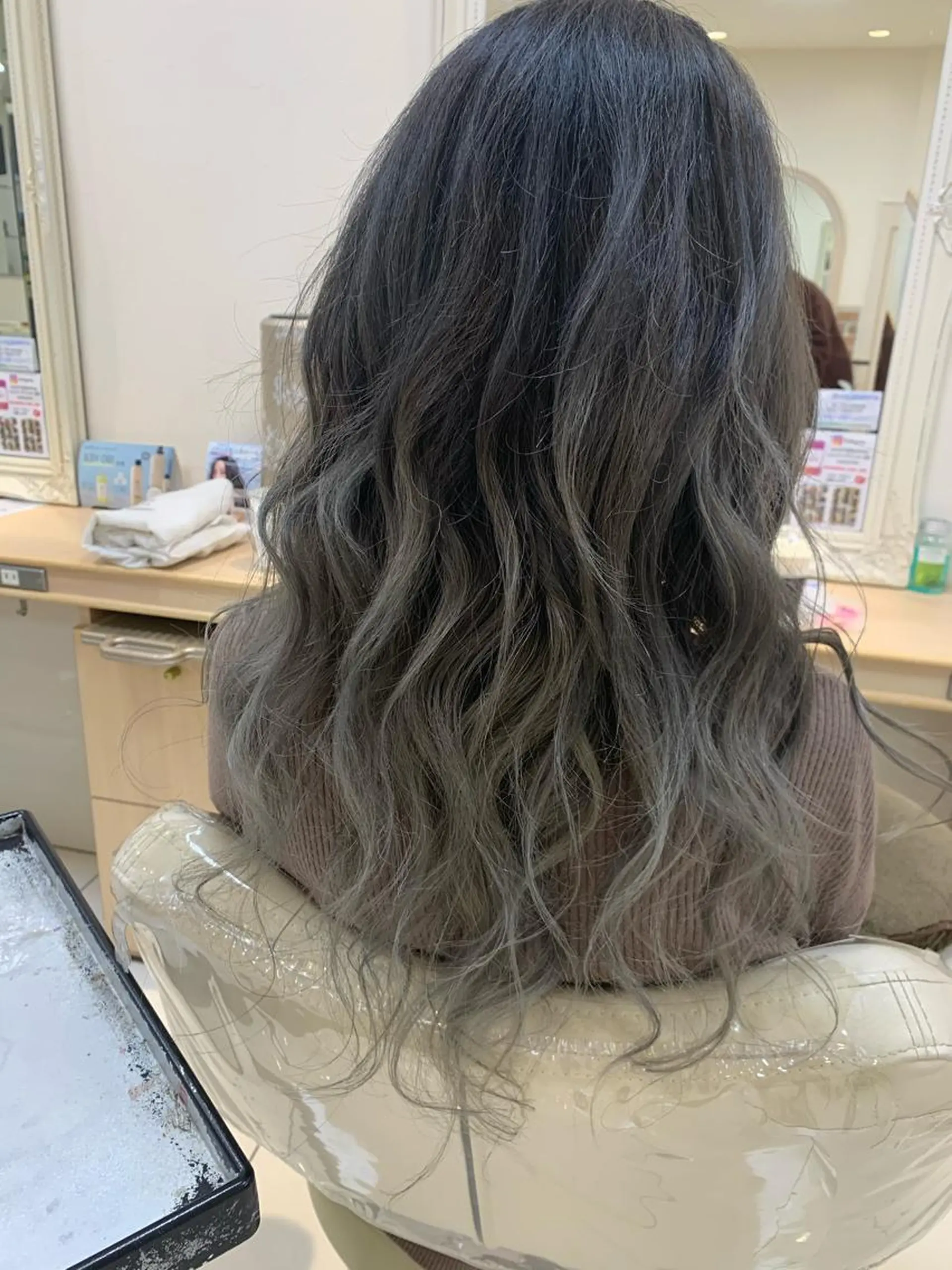 ロング カラー ヘアカラー トリートメント 店長ハイトーンカラー 柞山史奈のヘアスタイル