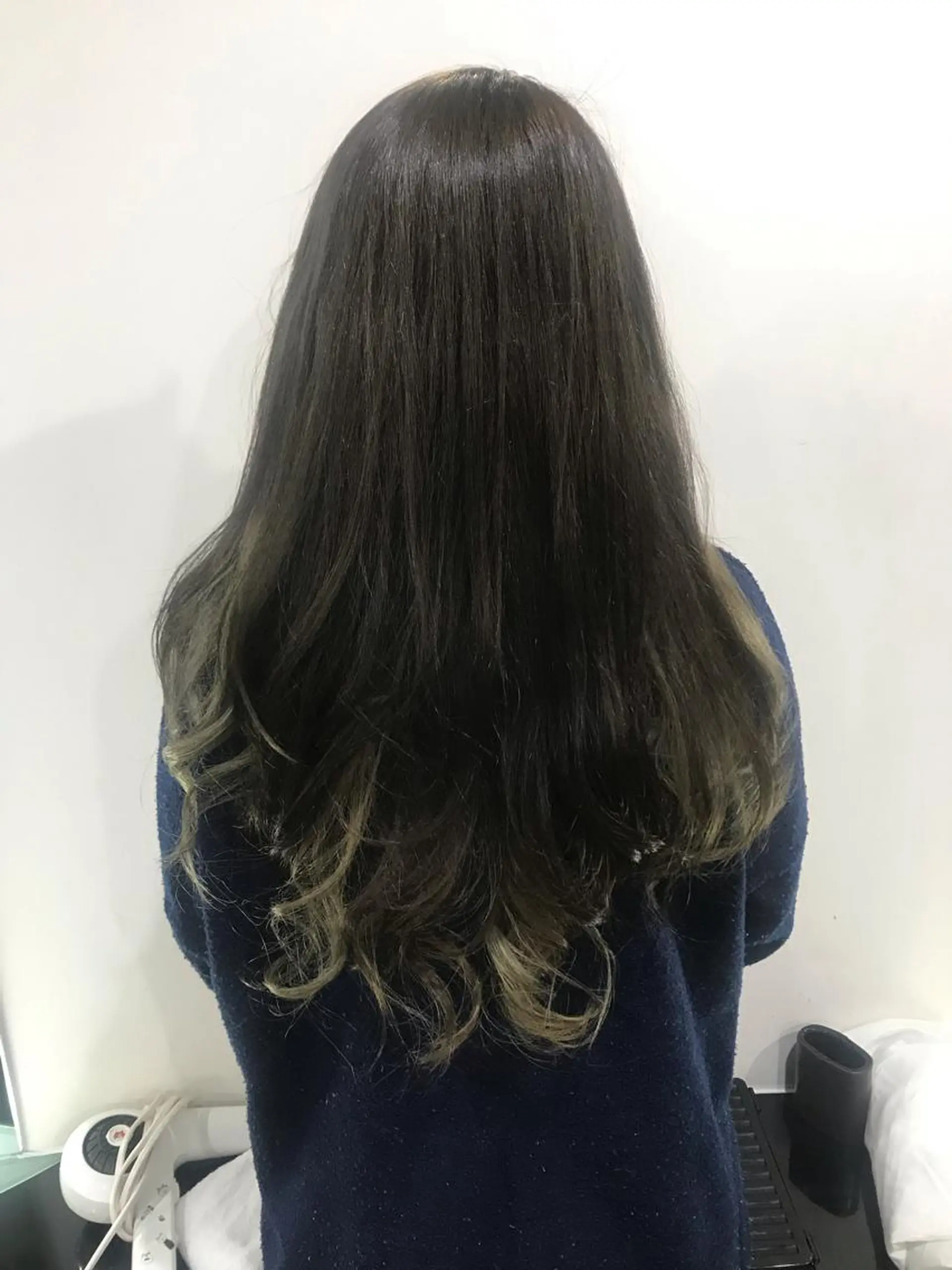 ロング カラー ヘアアレンジ アッシュ ベージュカラー フォギーベージュ インナーカラー DISCOHAIRsanc（ルジャルダン町田）所属・烏山 達也のヘアスタイル