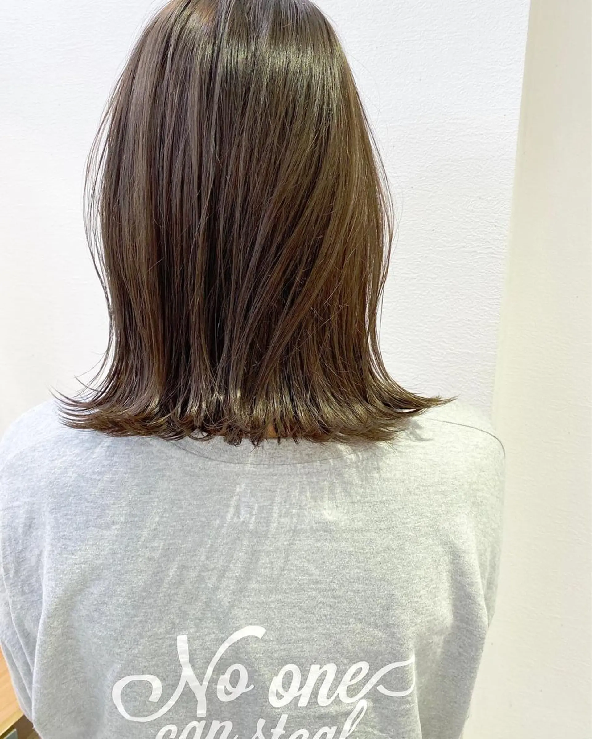 ミディアム カット ヘアカラー トリートメント レイヤーカット /透明感カラー西田のヘアスタイル