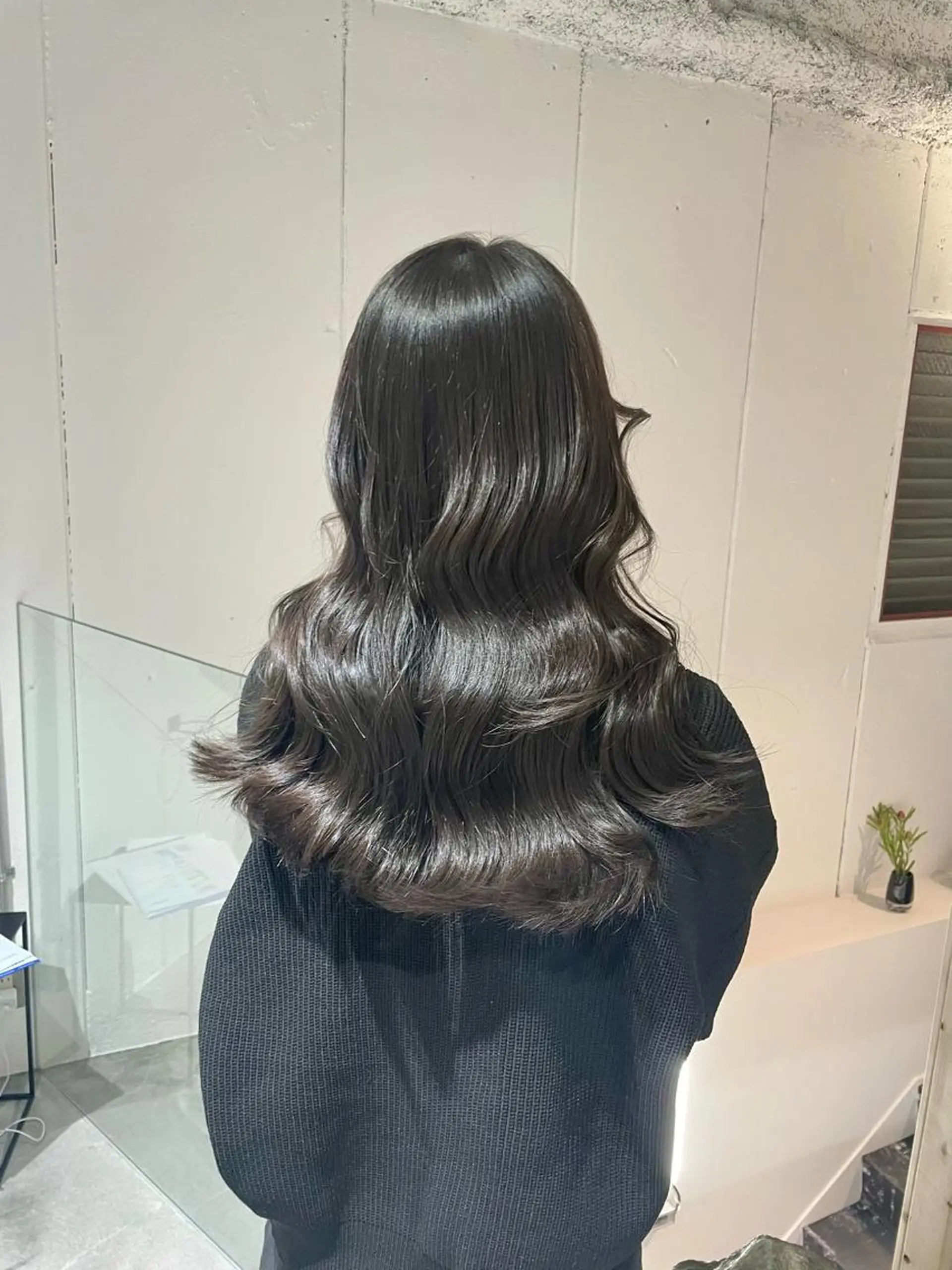 ロング カラー ヘアアレンジ ダークグレー ダークグレージュ グレージュ ハッシュカット/ 韓国ヘア☽⋰mahoのヘアスタイル