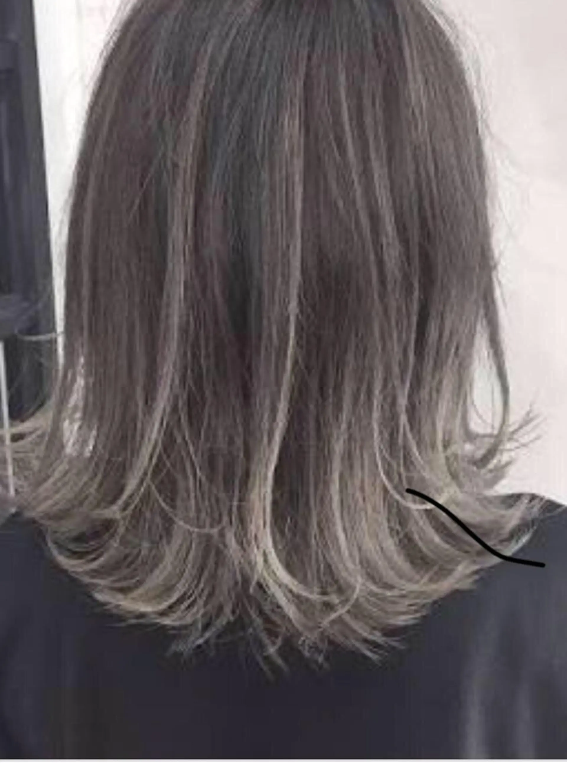 ミディアム カラー 透明感カラー 外ハネヘア T Maiのヘアスタイル