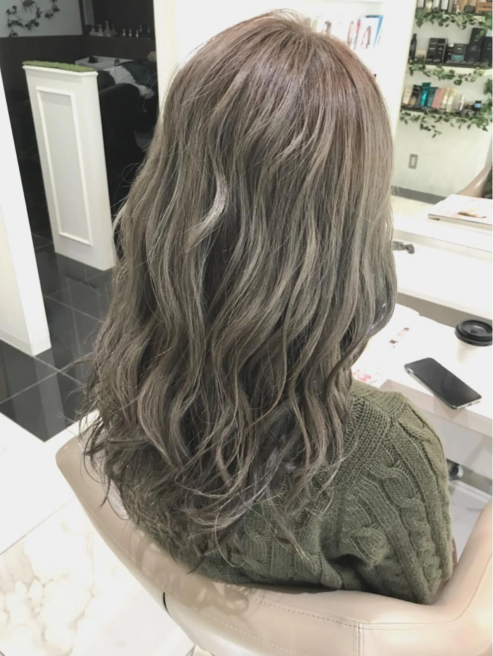 セミロング カラー ブリーチ 透明感カラー ダブルカラー グレージュ イルミナカラー 山崎俊輔/髪質改善 /バレイヤージュのヘアスタイル