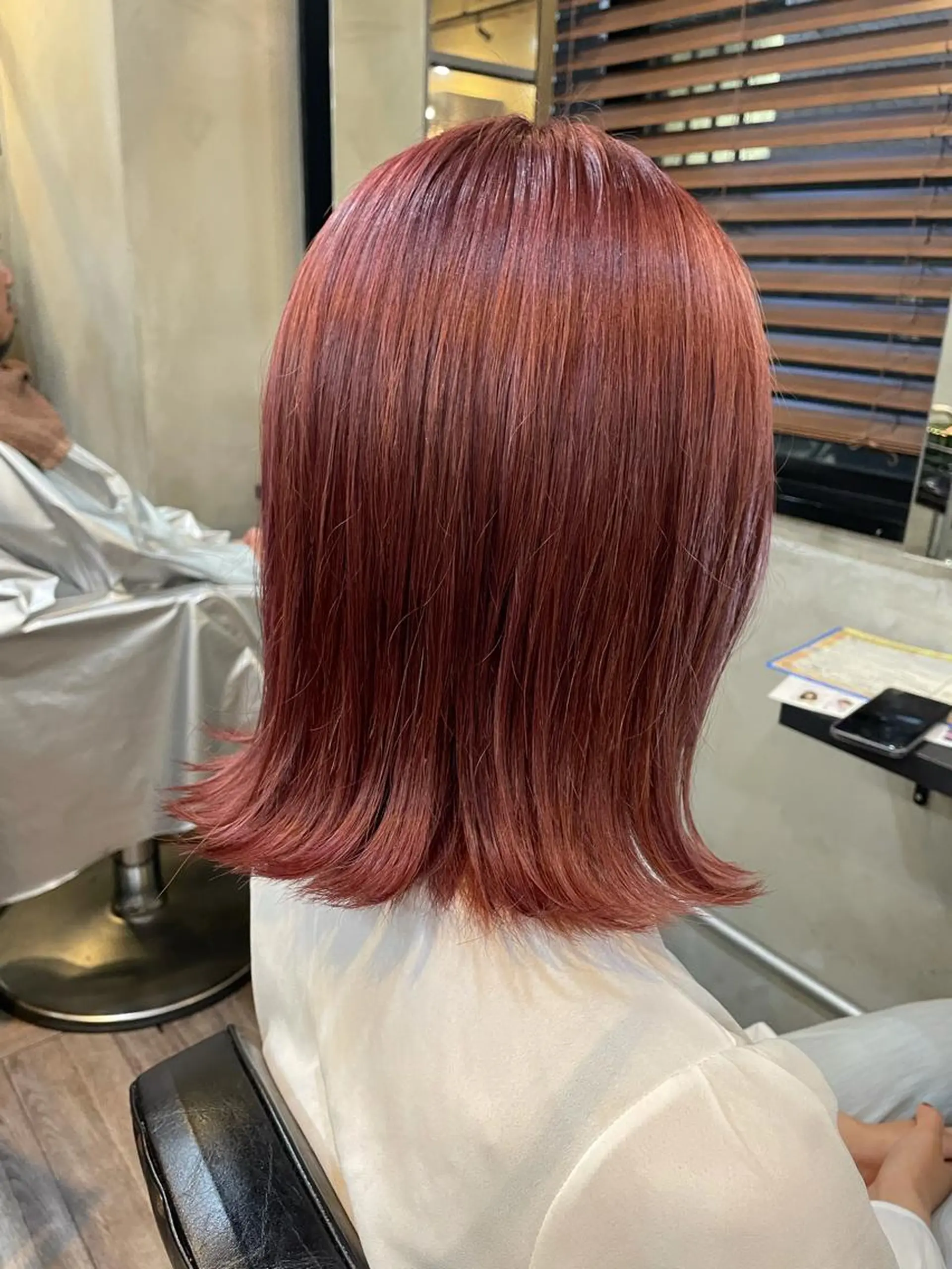 ミディアム カラー ブリーチ ピンクカラー La fith 店長 城谷颯人のヘアスタイル