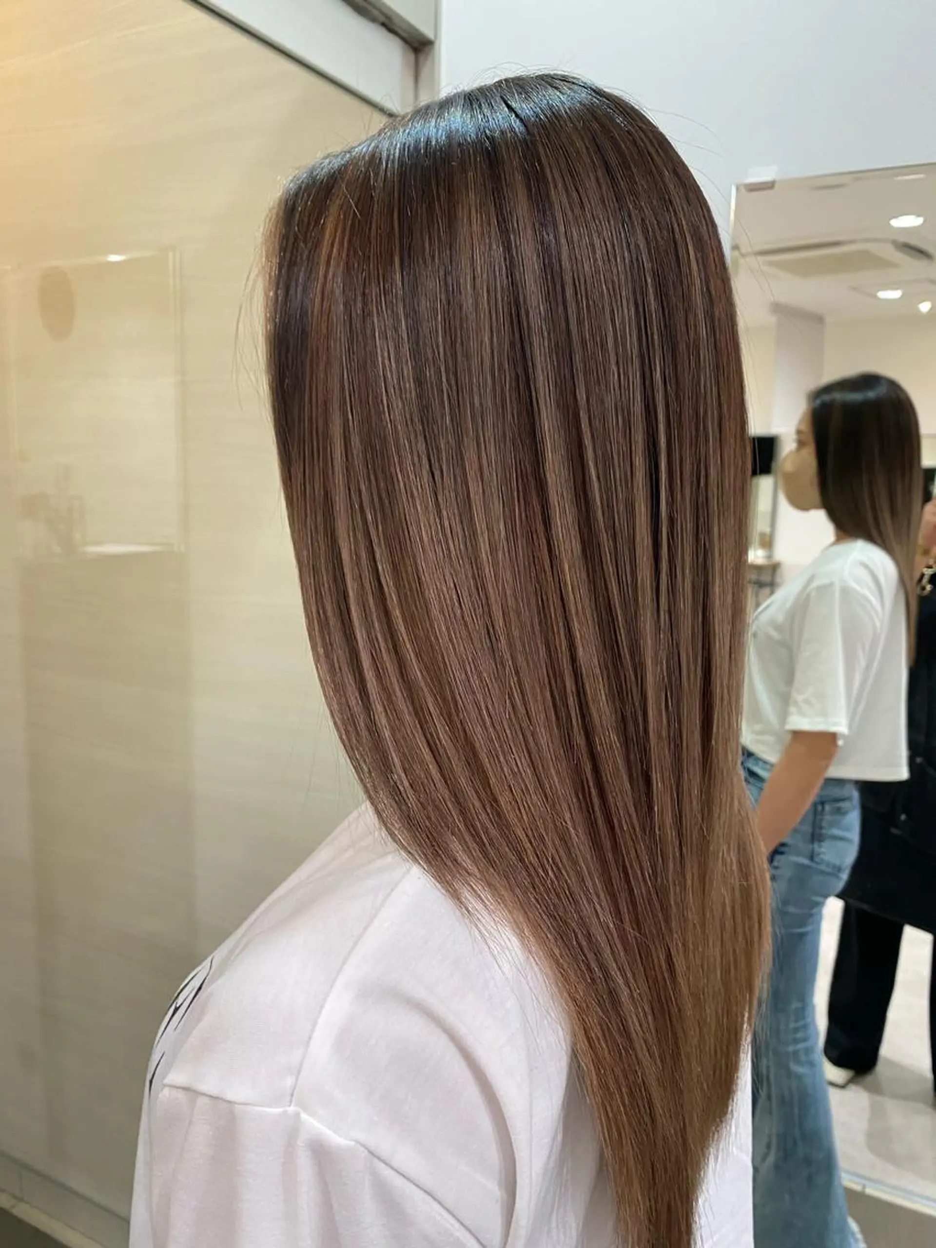 ロング カラー バレイヤージュ レイヤーカット 顔まわりカラー特化 赤津百合絵のヘアスタイル