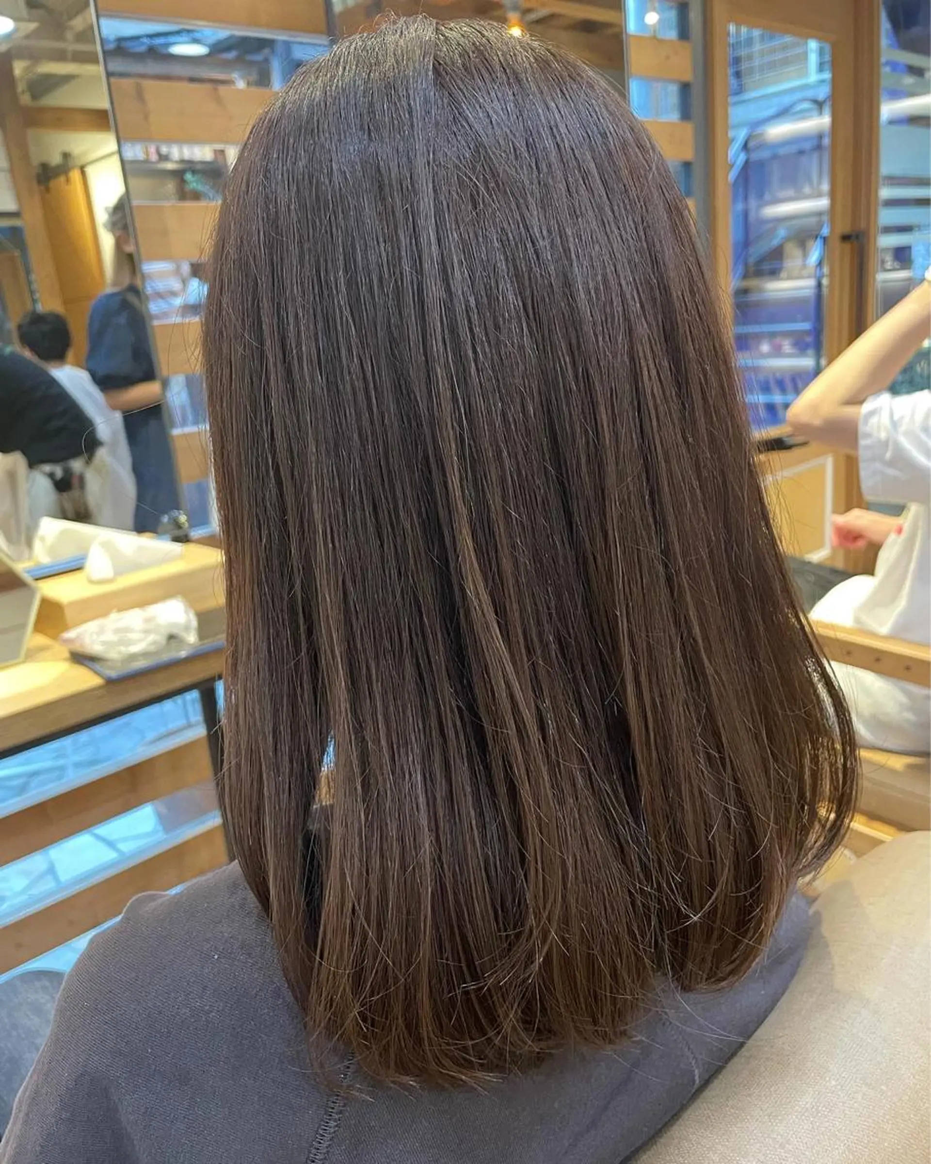 ミディアム カラー あずまぐち めぐみのヘアスタイル