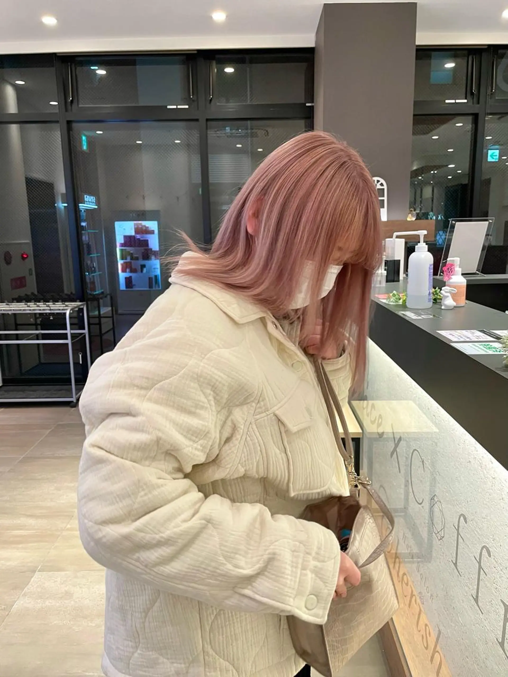 カラー ブリーチ カット ヘアカラー トリートメント 🫧ミルクティーベー ジュ🫧門脇ゆう🎀のヘアスタイル