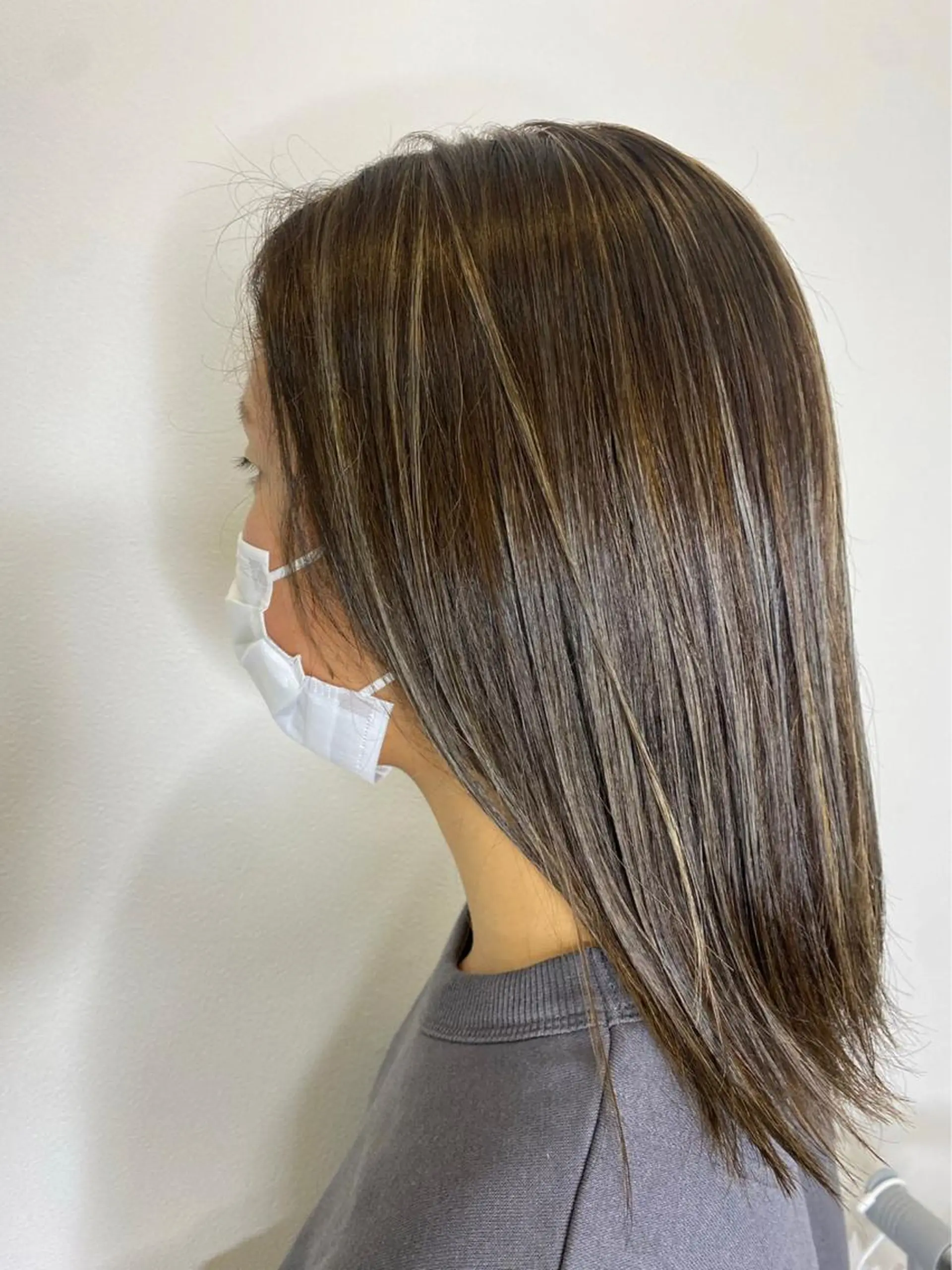 セミロング カラー リルウヘアー 天王寺のヘアスタイル