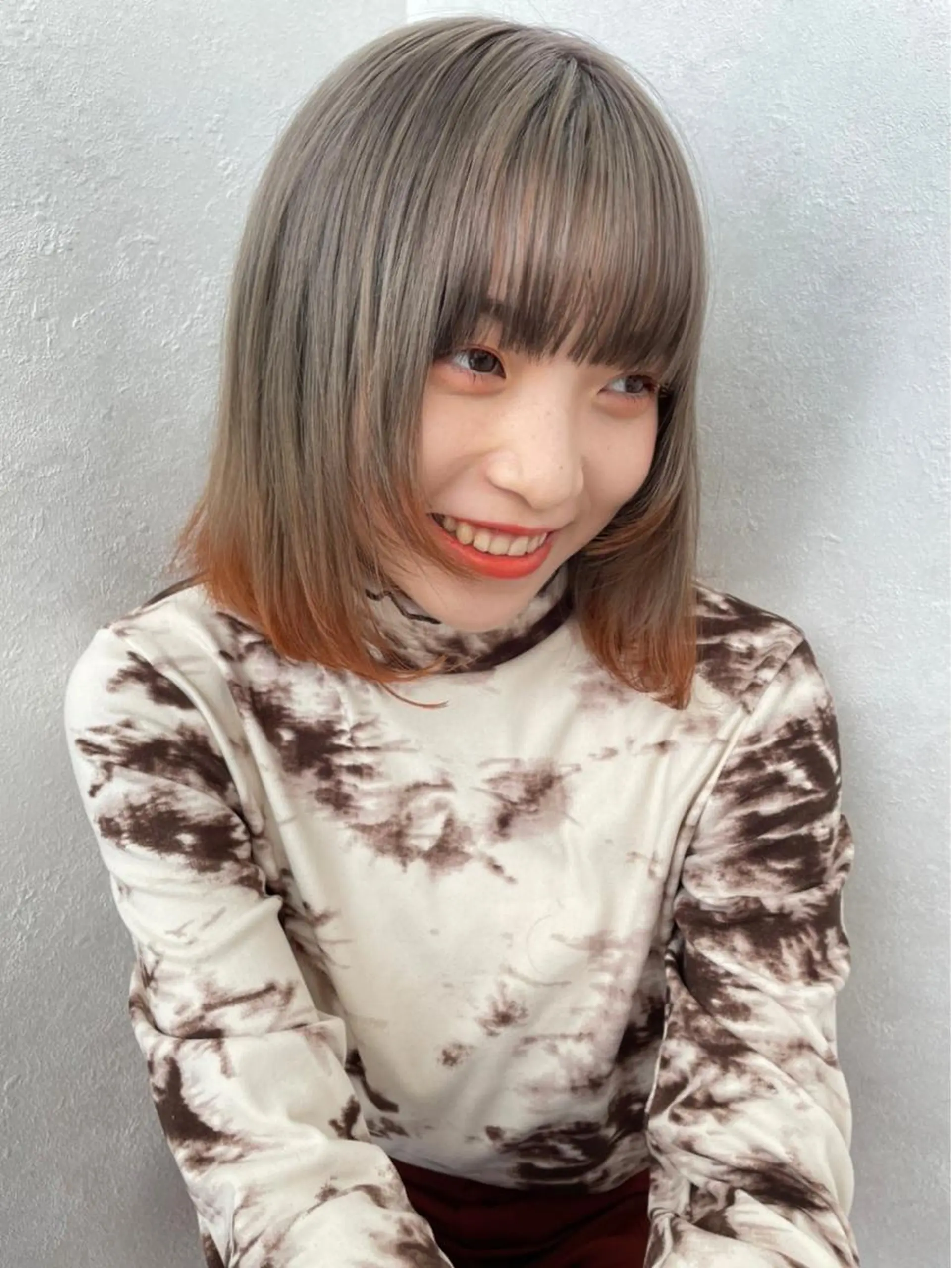 ミディアム カラー パーマ ヘアアレンジ ヘアカラー トリートメント ハイトーンカラー🤍 山下 優華のヘアスタイル