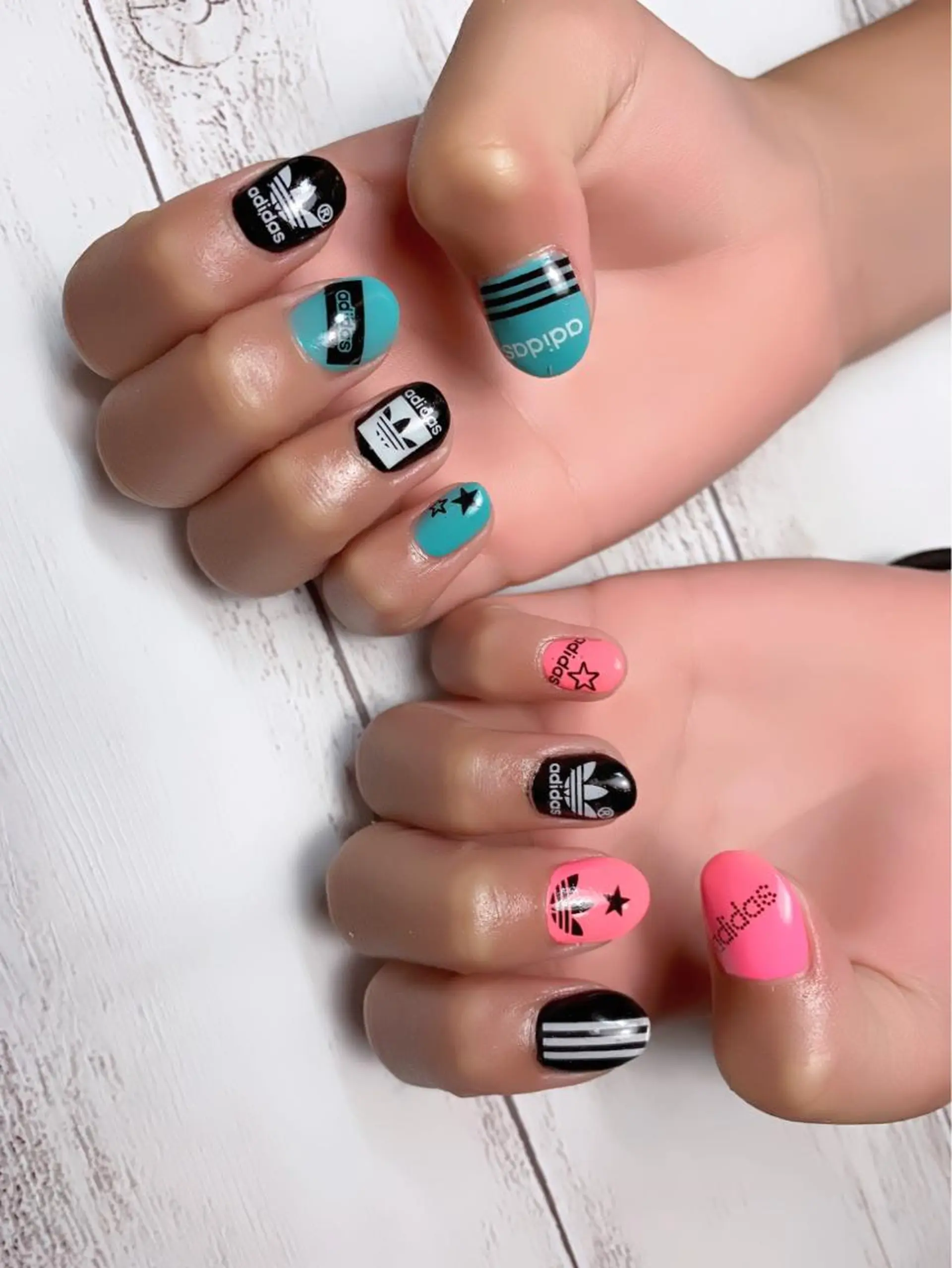 ネイル 菅野 愛花のネイルデザイン