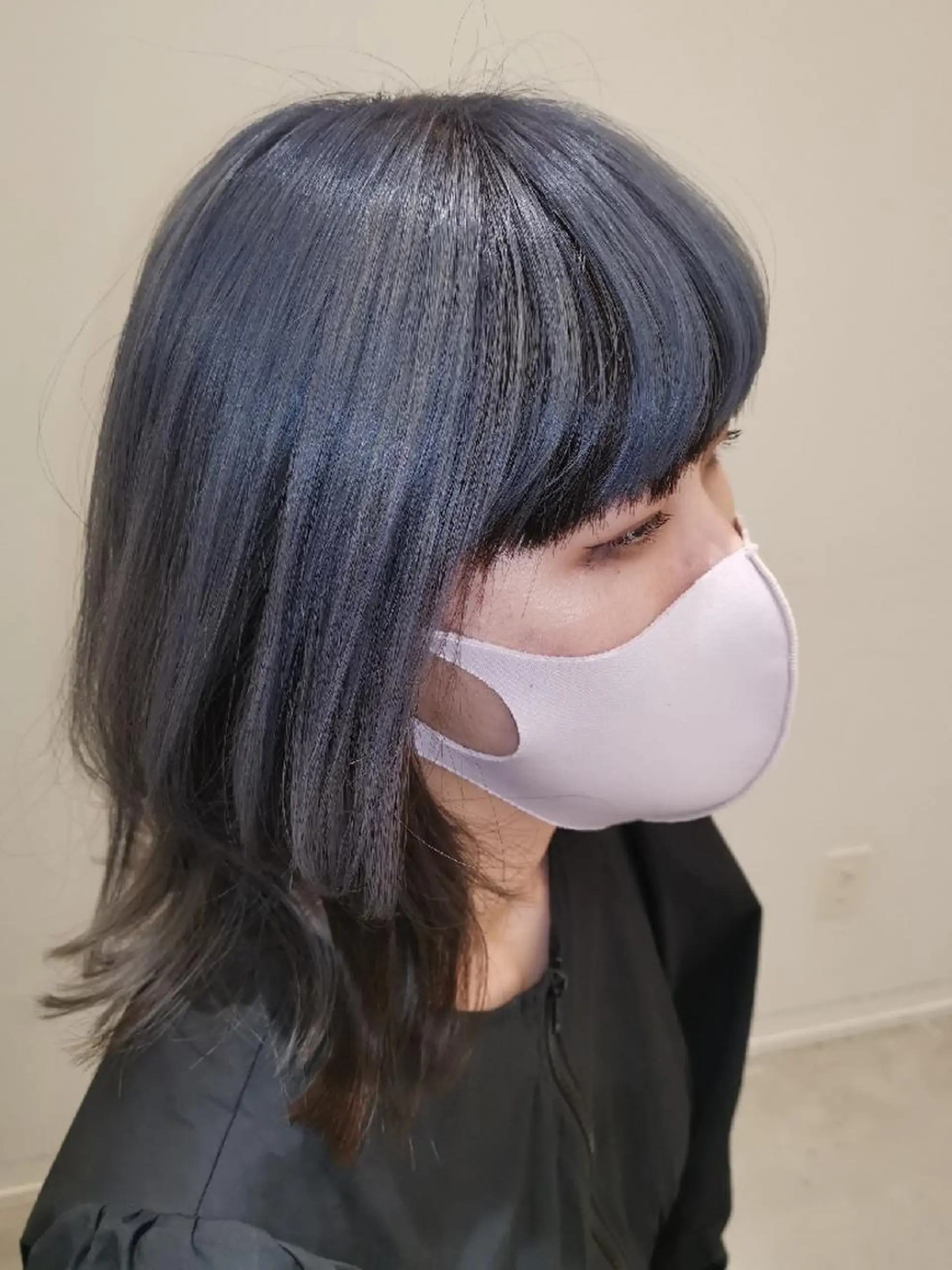 セミロング アッシュ . YULIAのヘアスタイル