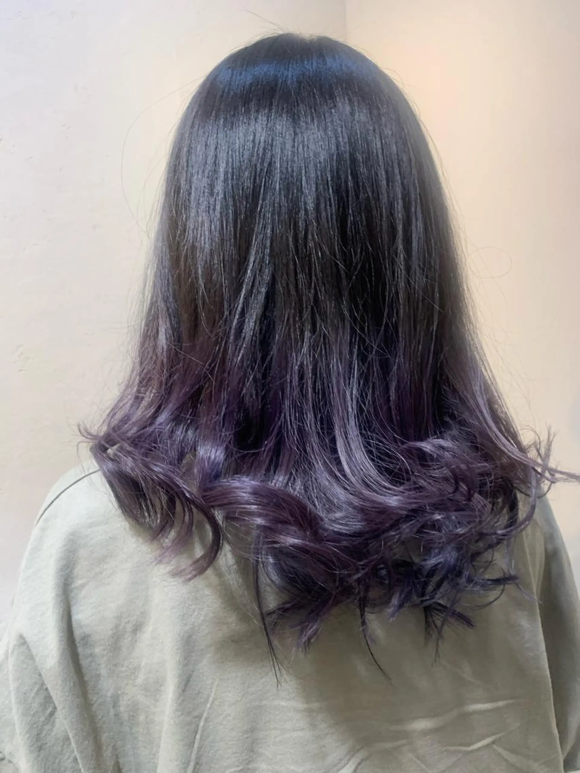 セミロング カラー ハイライト✨髪質改善 TAKAさんです😊のヘアスタイル