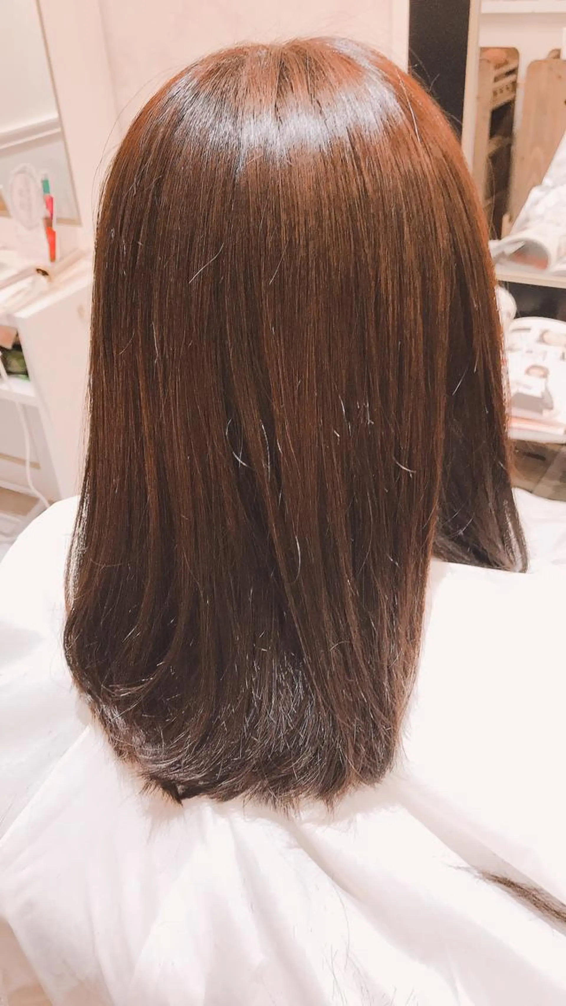 セミロング カラー LOUVRE totalbeautysalon西大寺店所属・粟田 めぐみのヘアスタイル